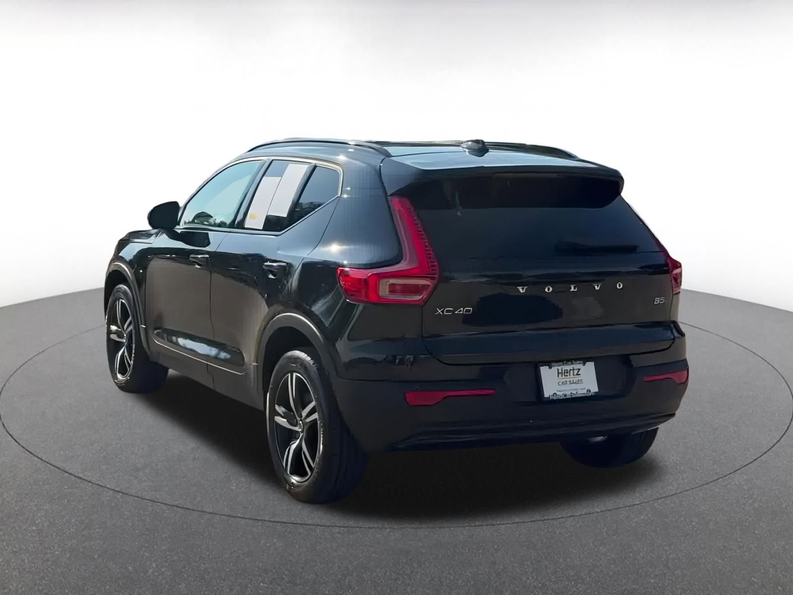 Thumbnail: 2024 Volvo XC40 - 11