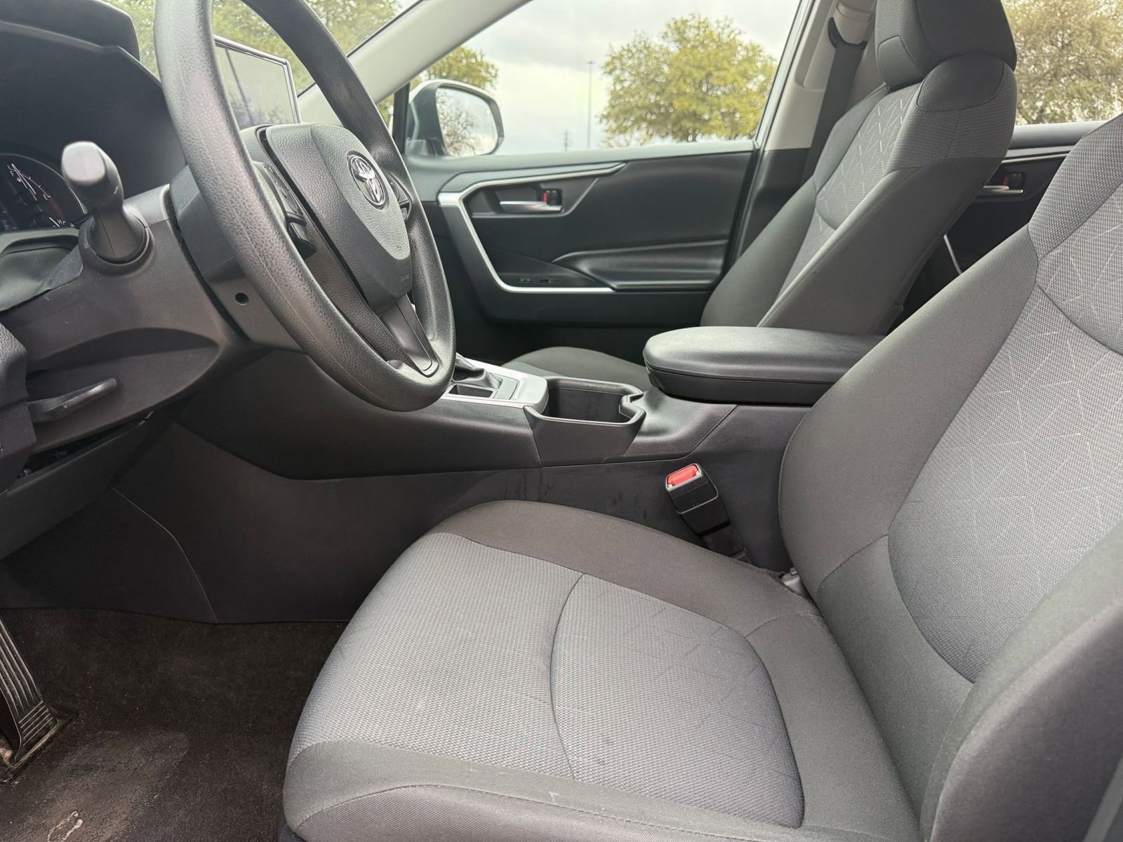 Thumbnail: 2025 Toyota RAV4 - 28