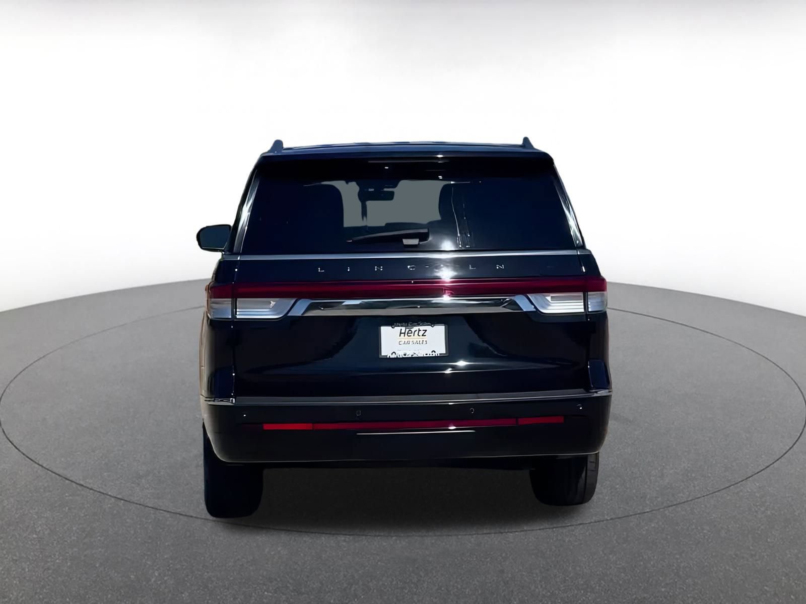Thumbnail: 2024 Lincoln Navigator - 12