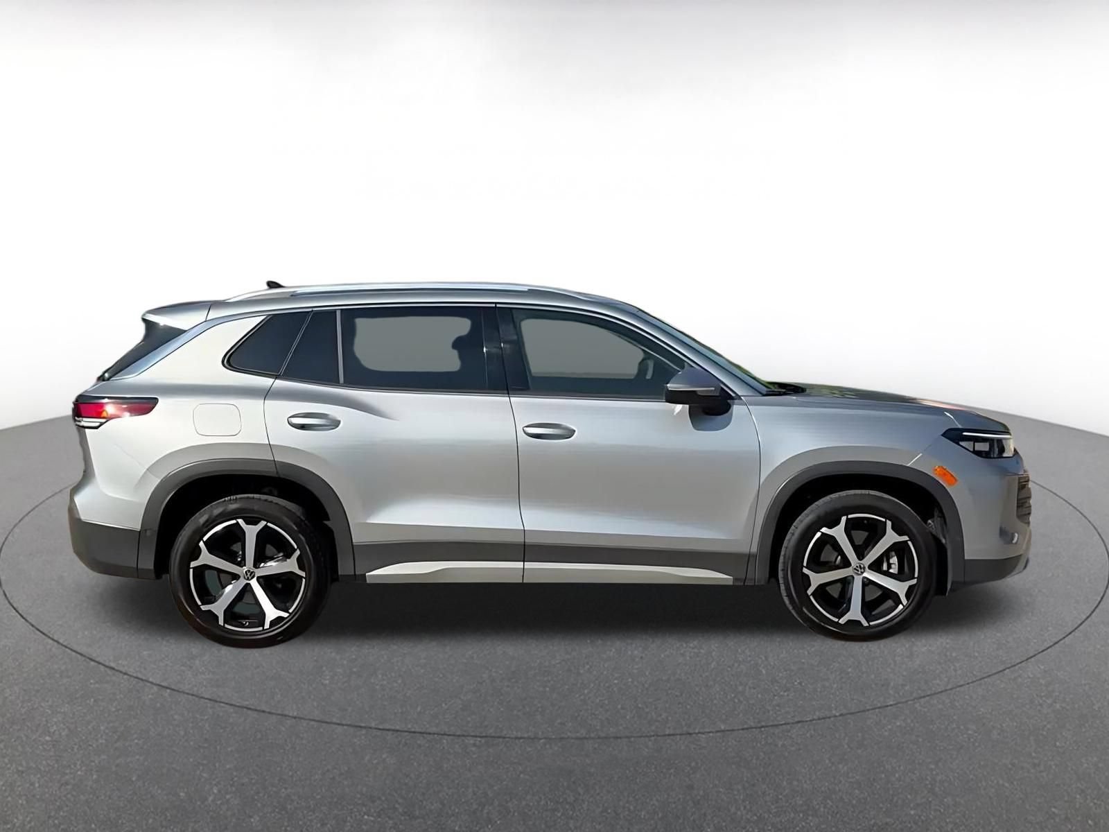 Thumbnail: 2026 Volkswagen Tiguan - 16