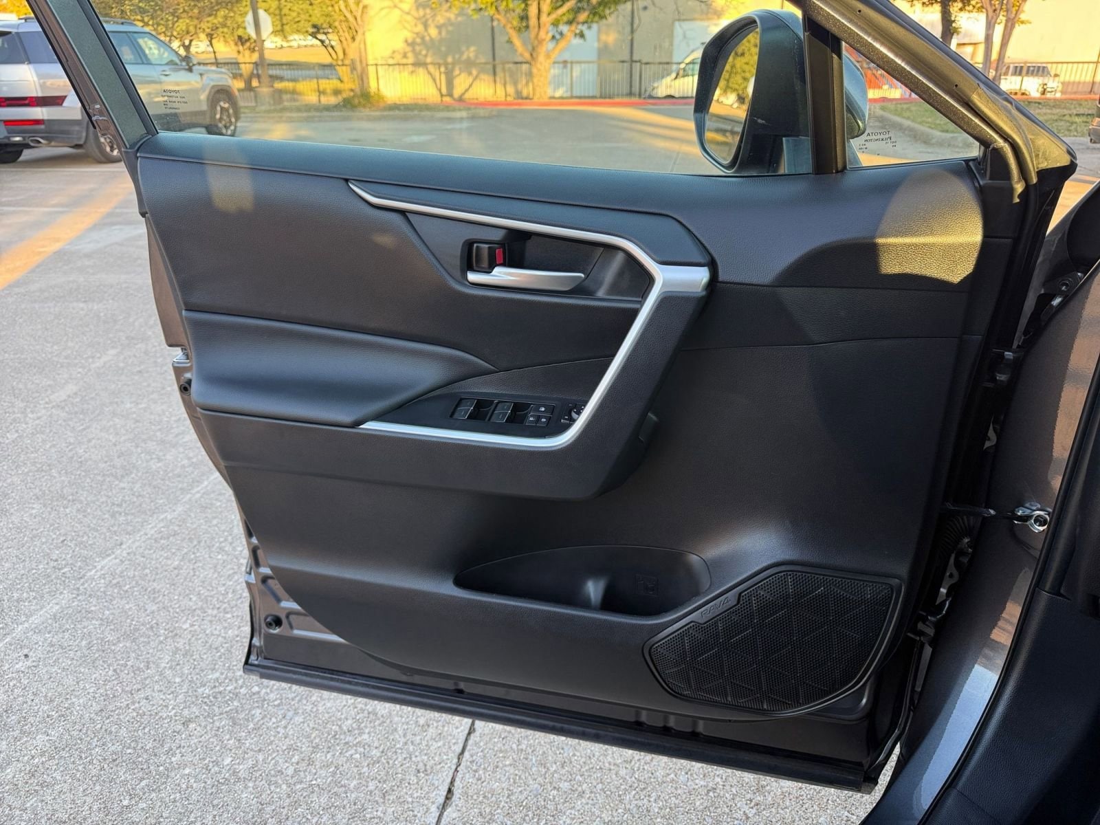 Thumbnail: 2025 Toyota RAV4 - 20