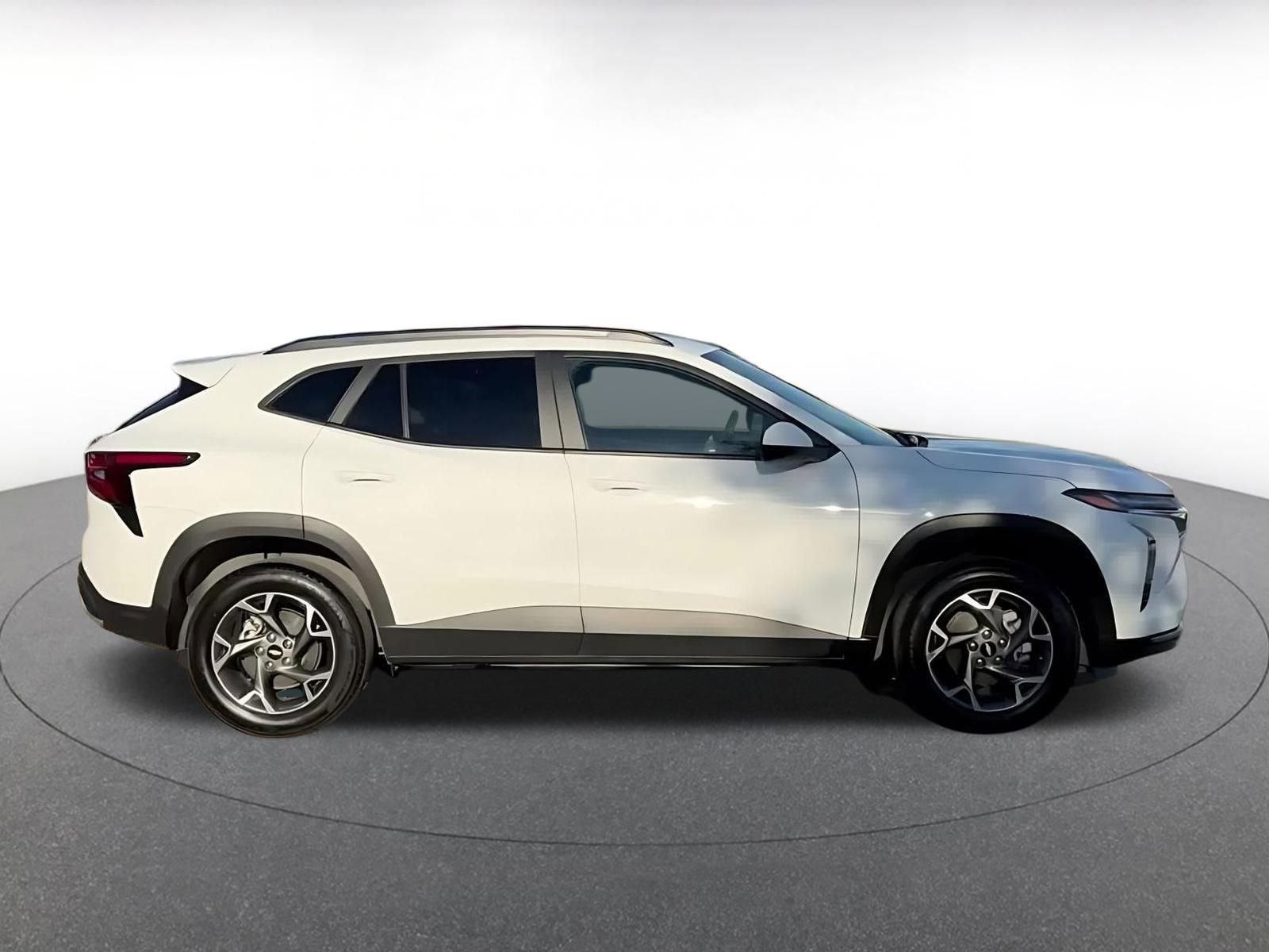 Thumbnail: 2025 Chevrolet Trax - 15