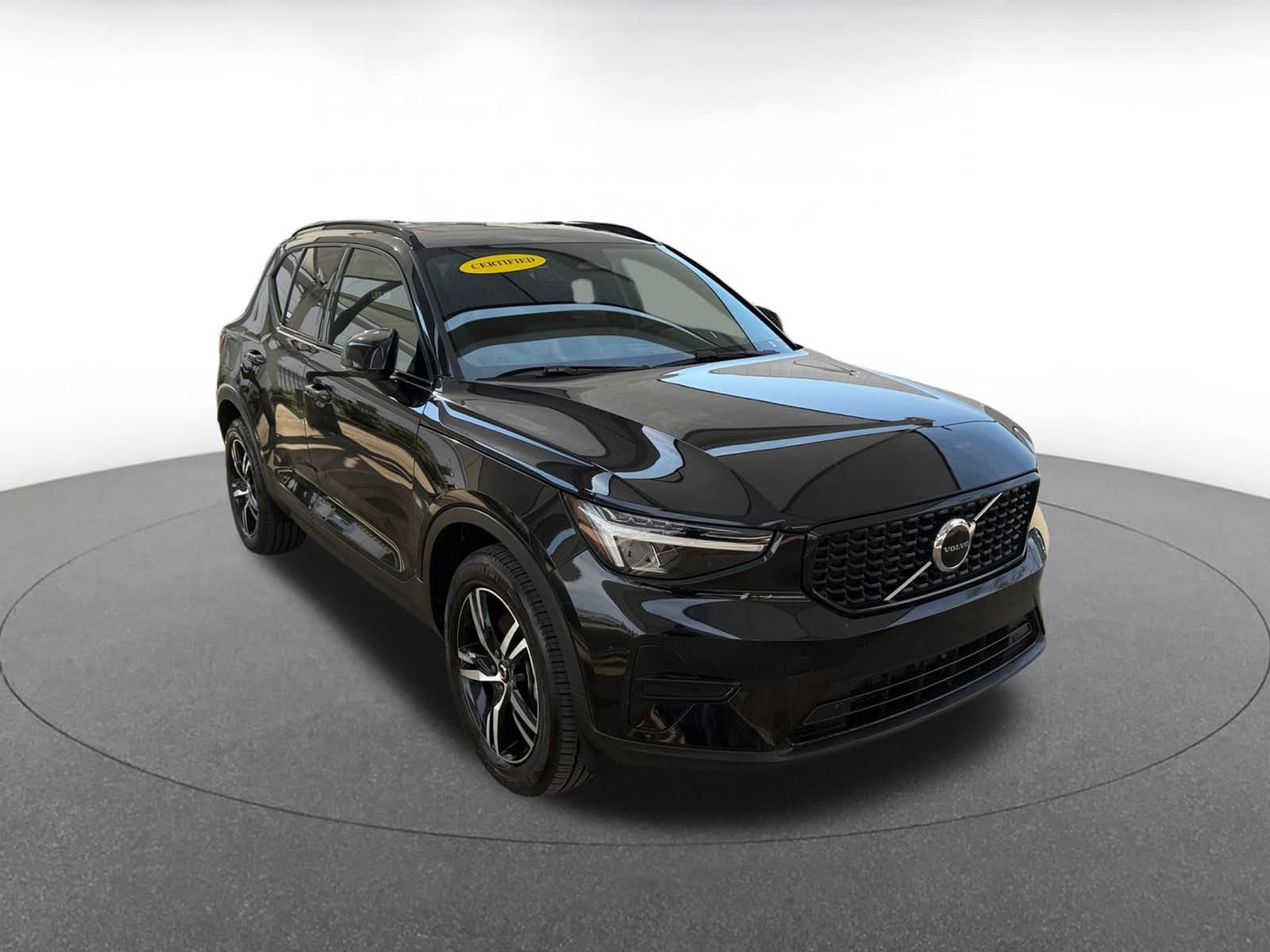 Thumbnail: 2024 Volvo XC40 - 1