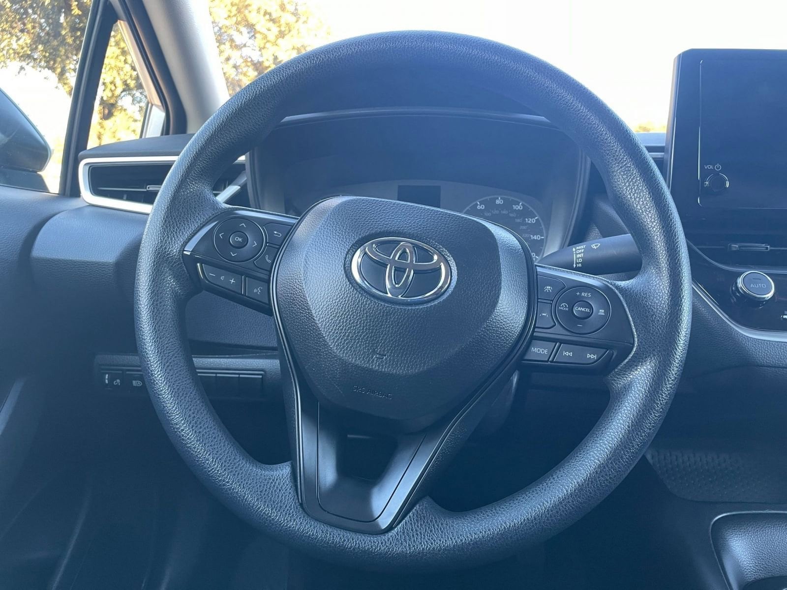 Thumbnail: 2025 Toyota Corolla - 28