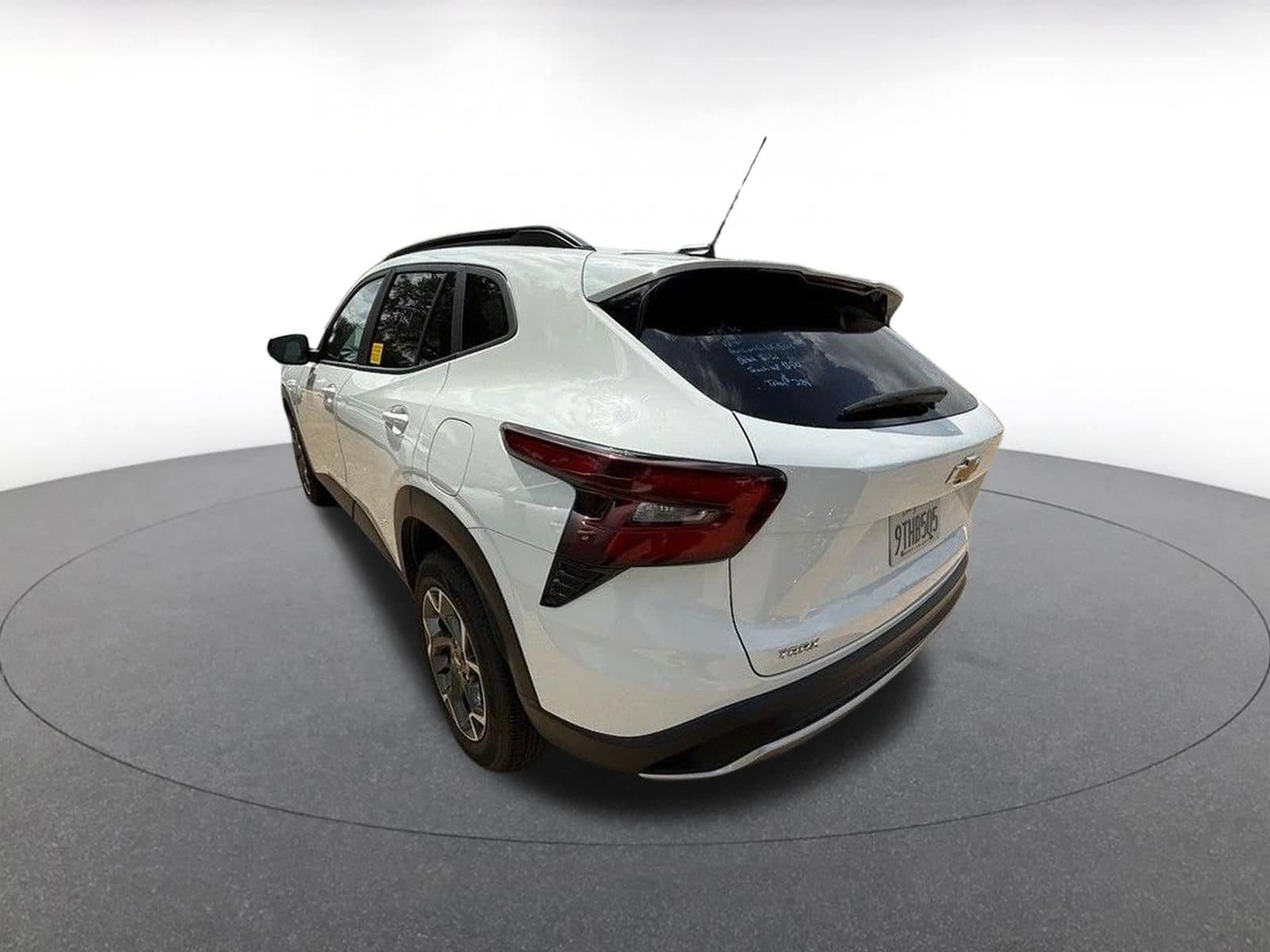 Thumbnail: 2025 Chevrolet Trax - 3
