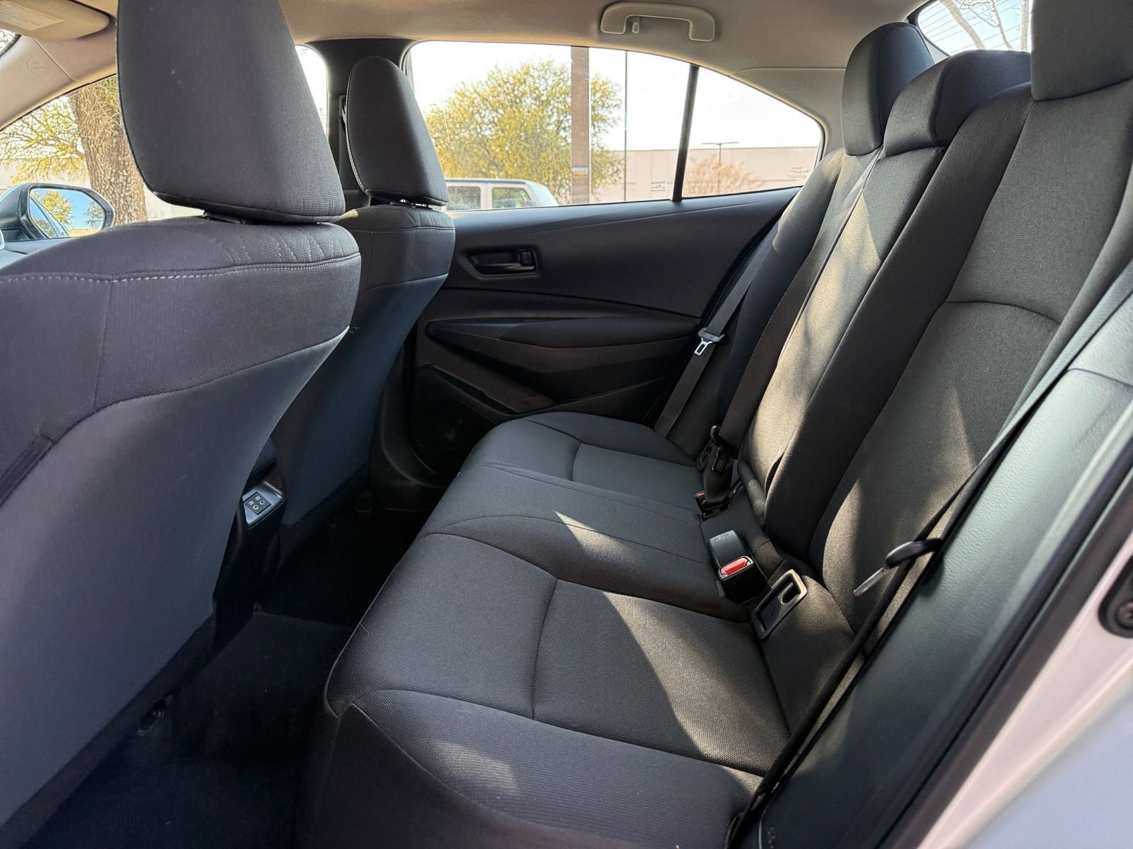 Thumbnail: 2025 Toyota Corolla - 25