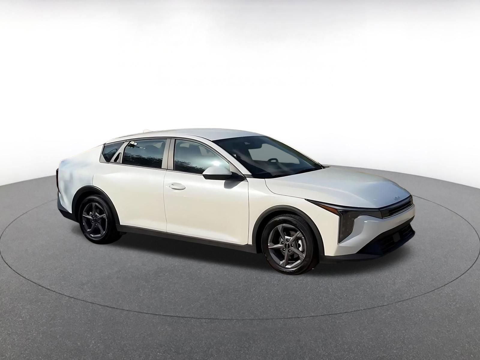 Thumbnail: 2025 Kia K4 - 2