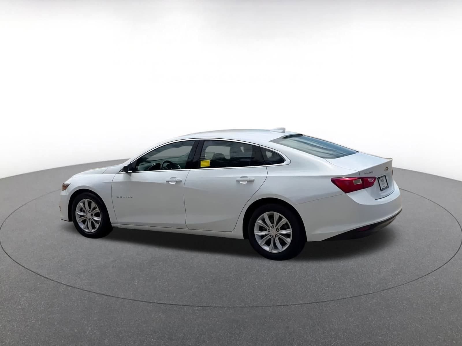 Thumbnail: 2023 Chevrolet Malibu - 10
