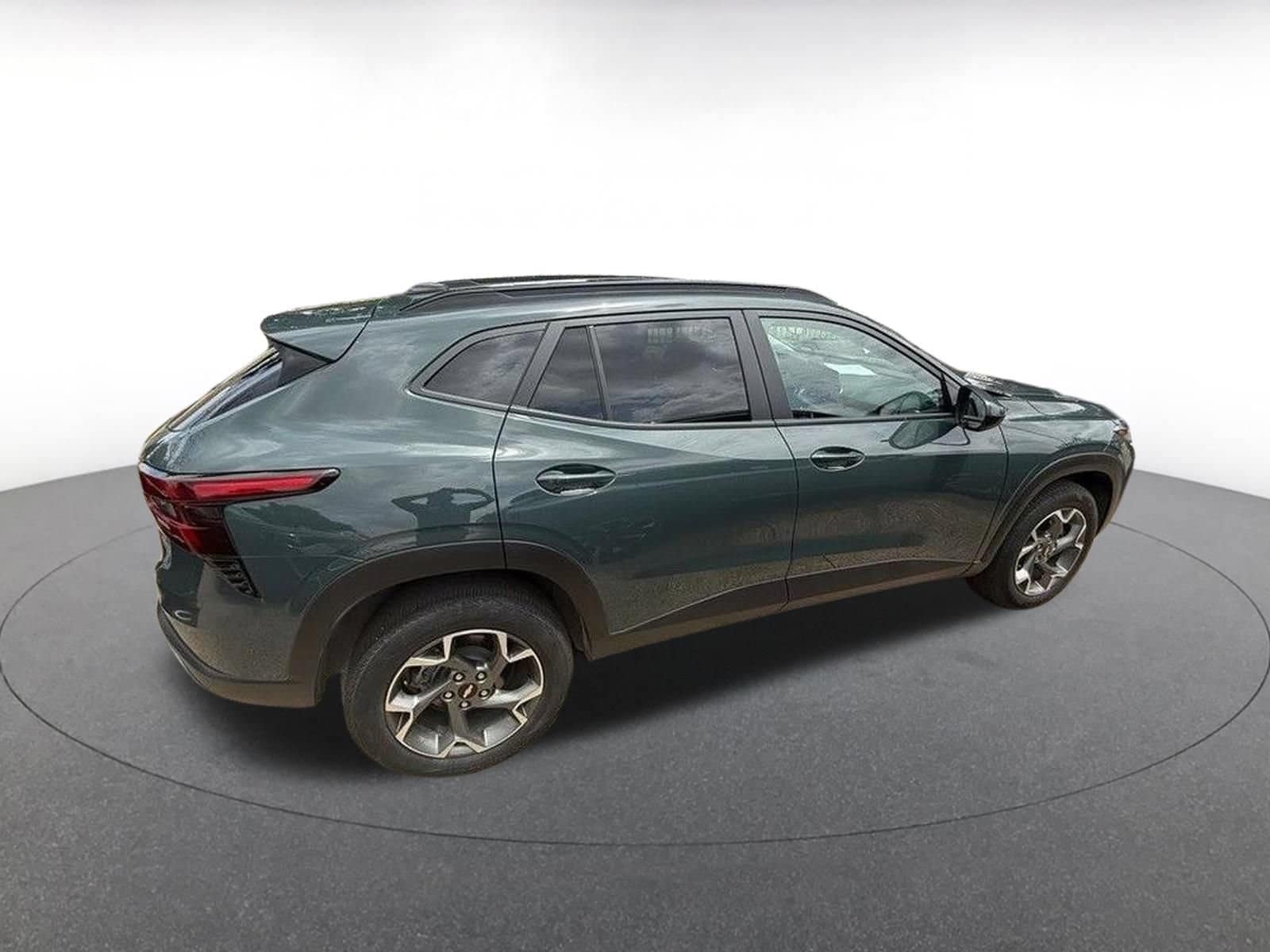Thumbnail: 2025 Chevrolet Trax - 4