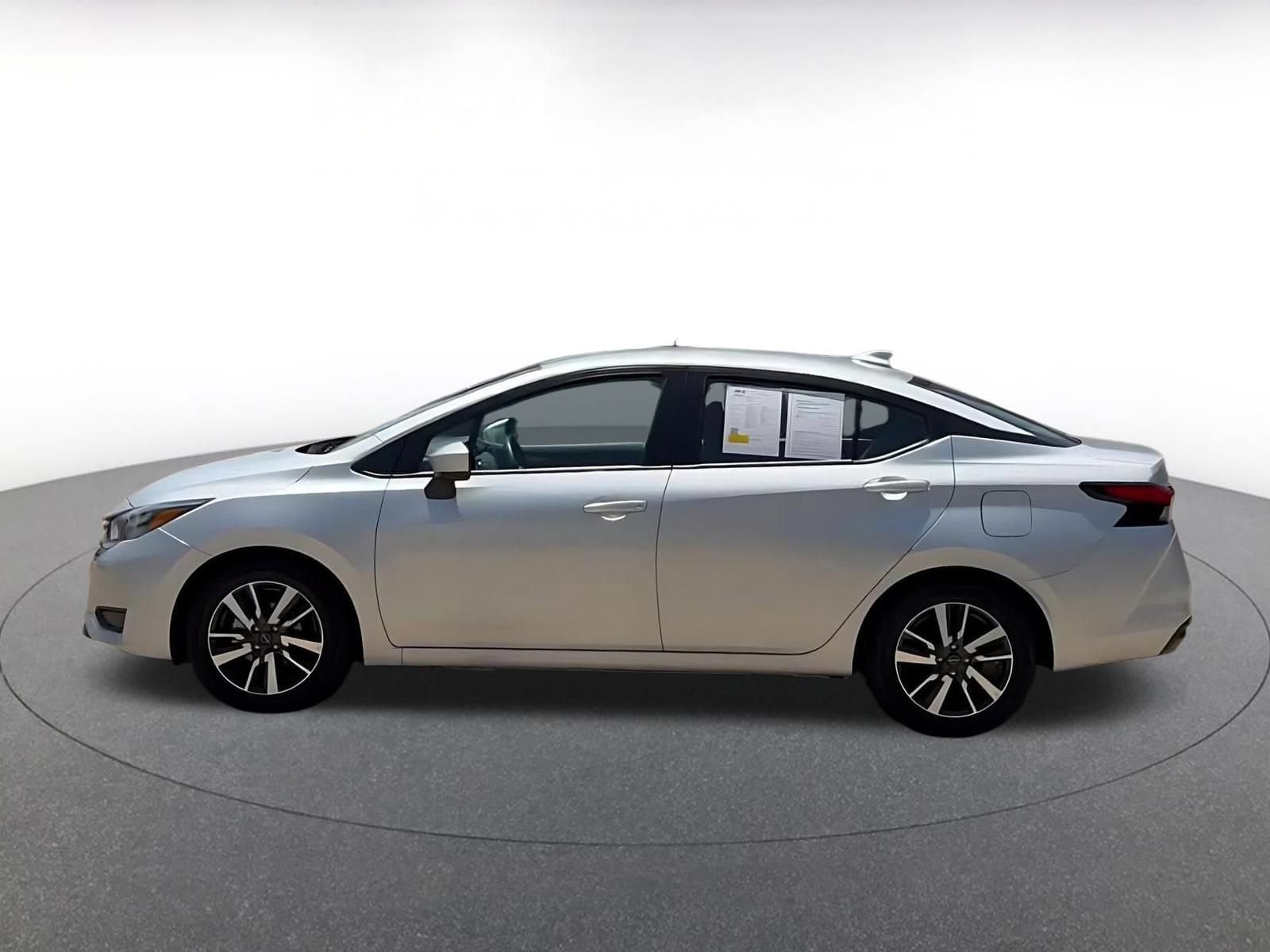 2025 Nissan Versa Sedan SV - Photo 9