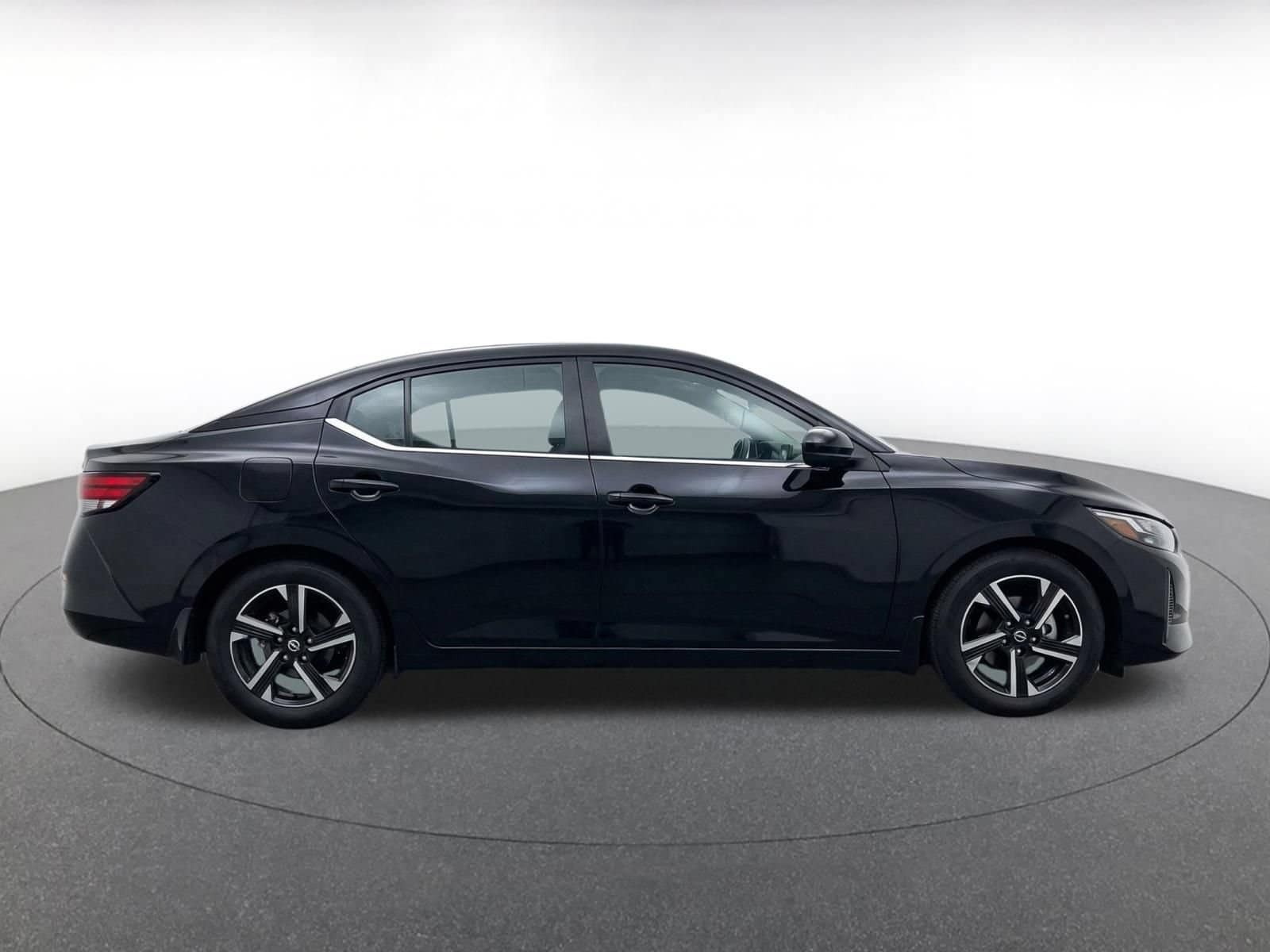 2025 Nissan Sentra SV - Photo 12