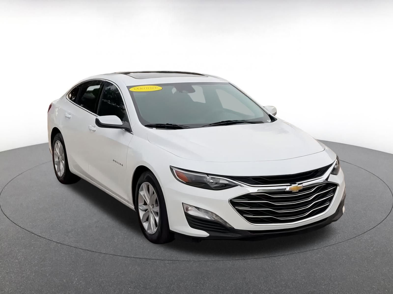 Thumbnail: 2024 Chevrolet Malibu - 3