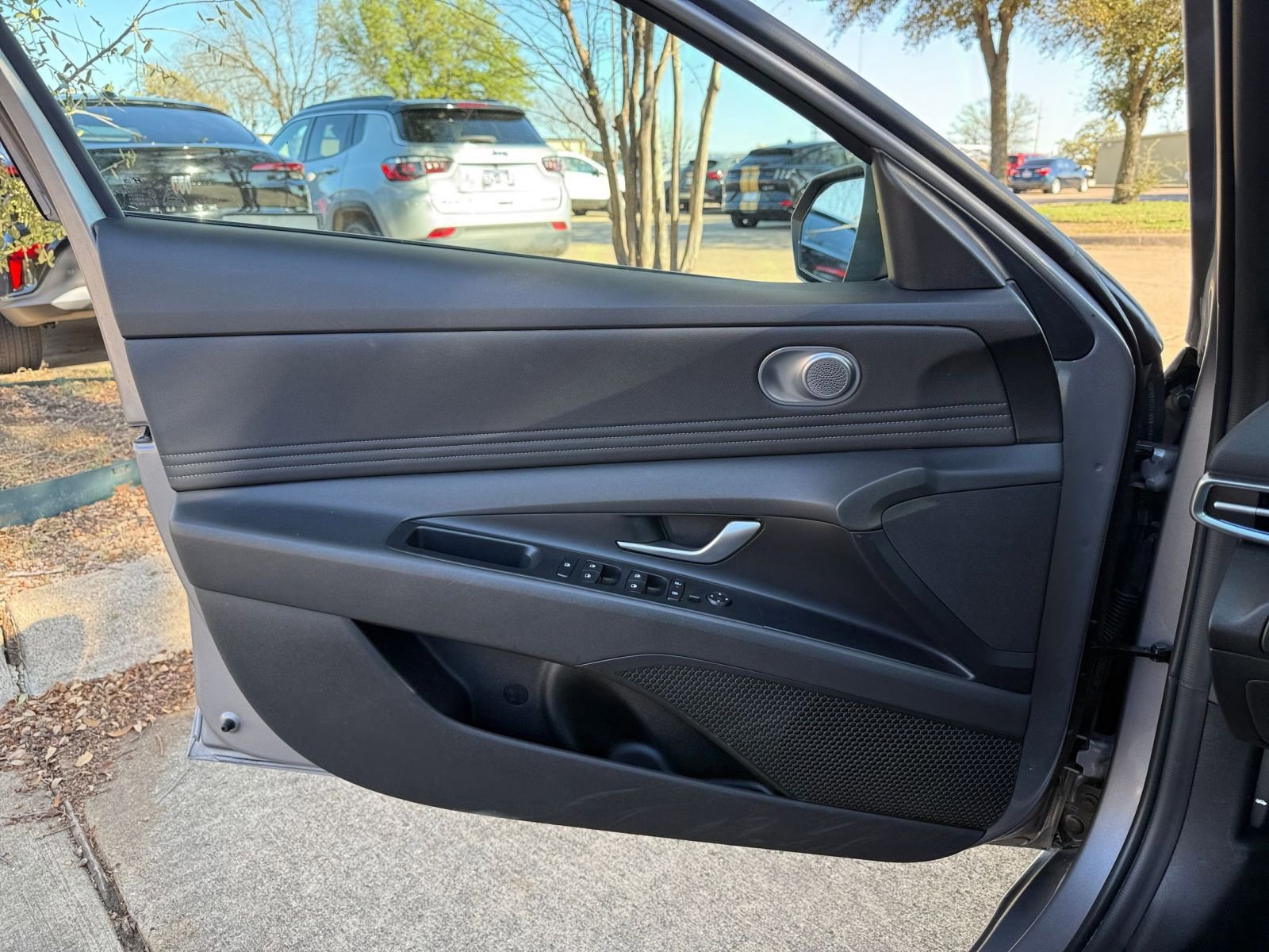 Thumbnail: 2025 Hyundai Elantra - 18