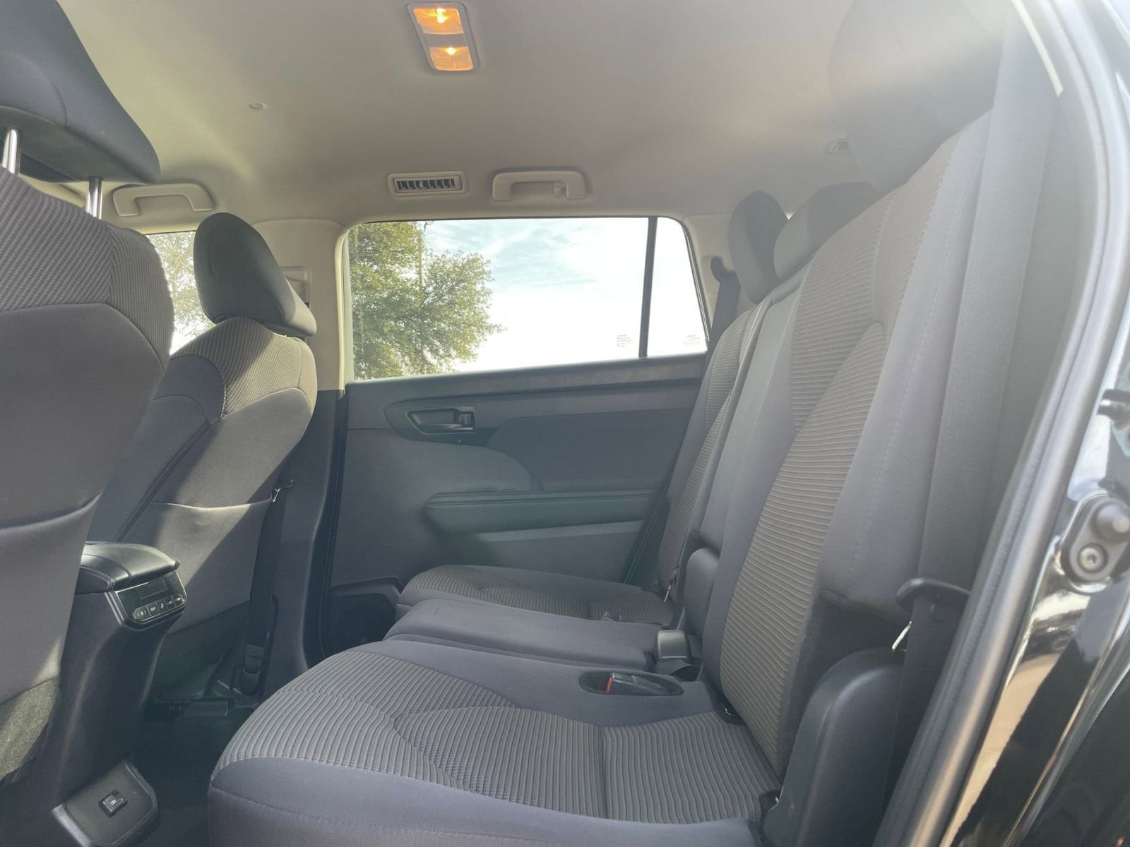 Thumbnail: 2025 Toyota Highlander - 27