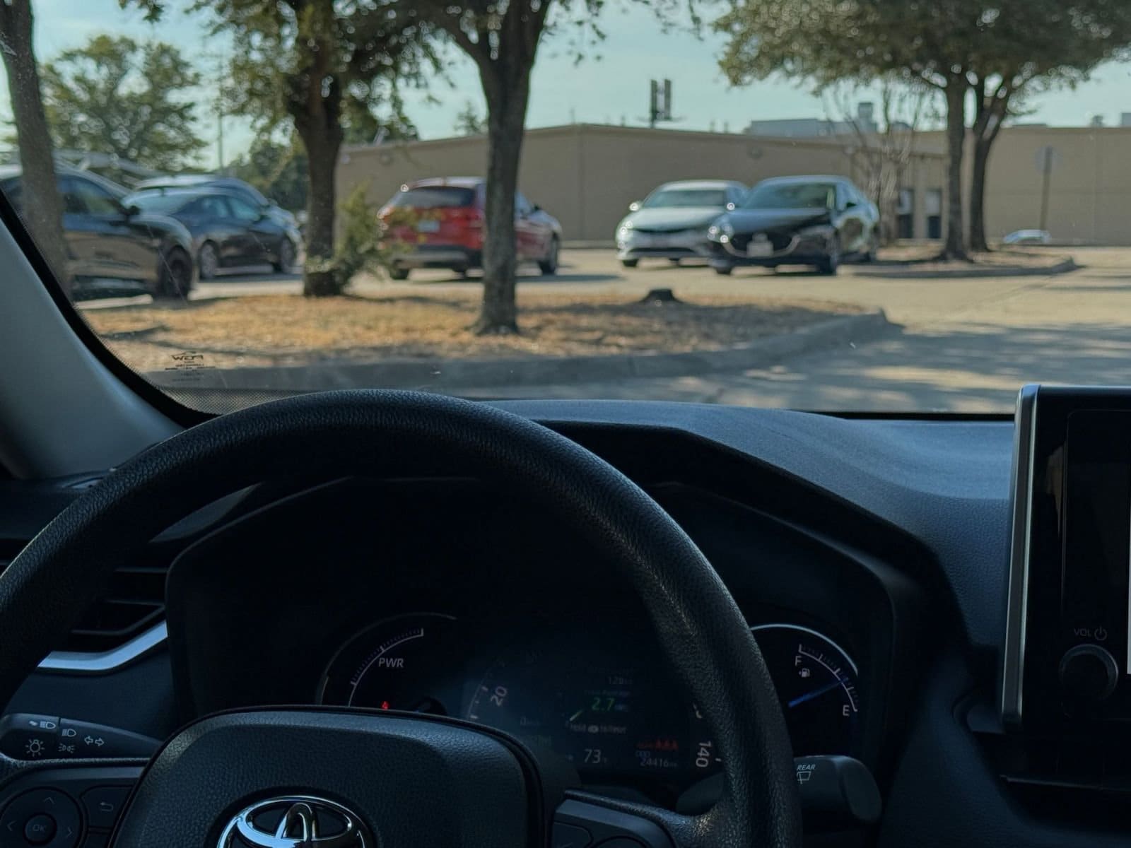 Thumbnail: 2025 Toyota RAV4 - 34