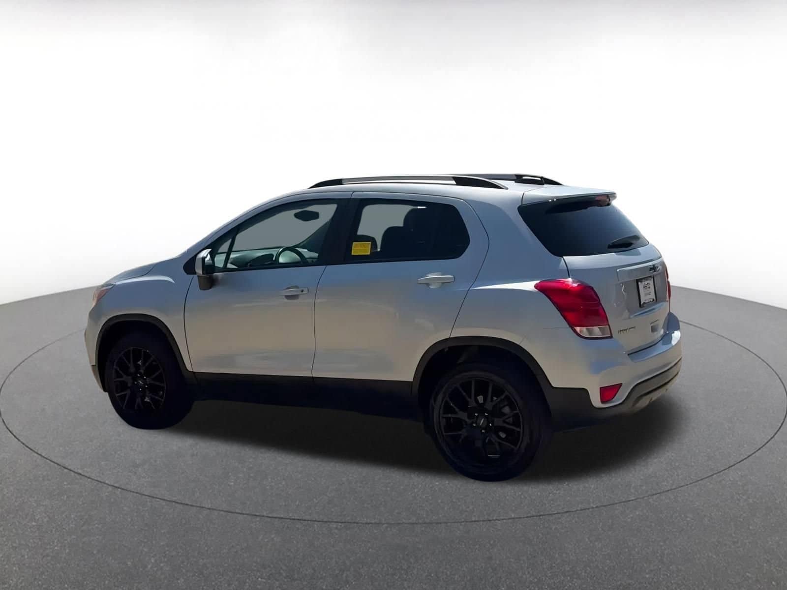 Thumbnail: 2022 Chevrolet Trax - 10