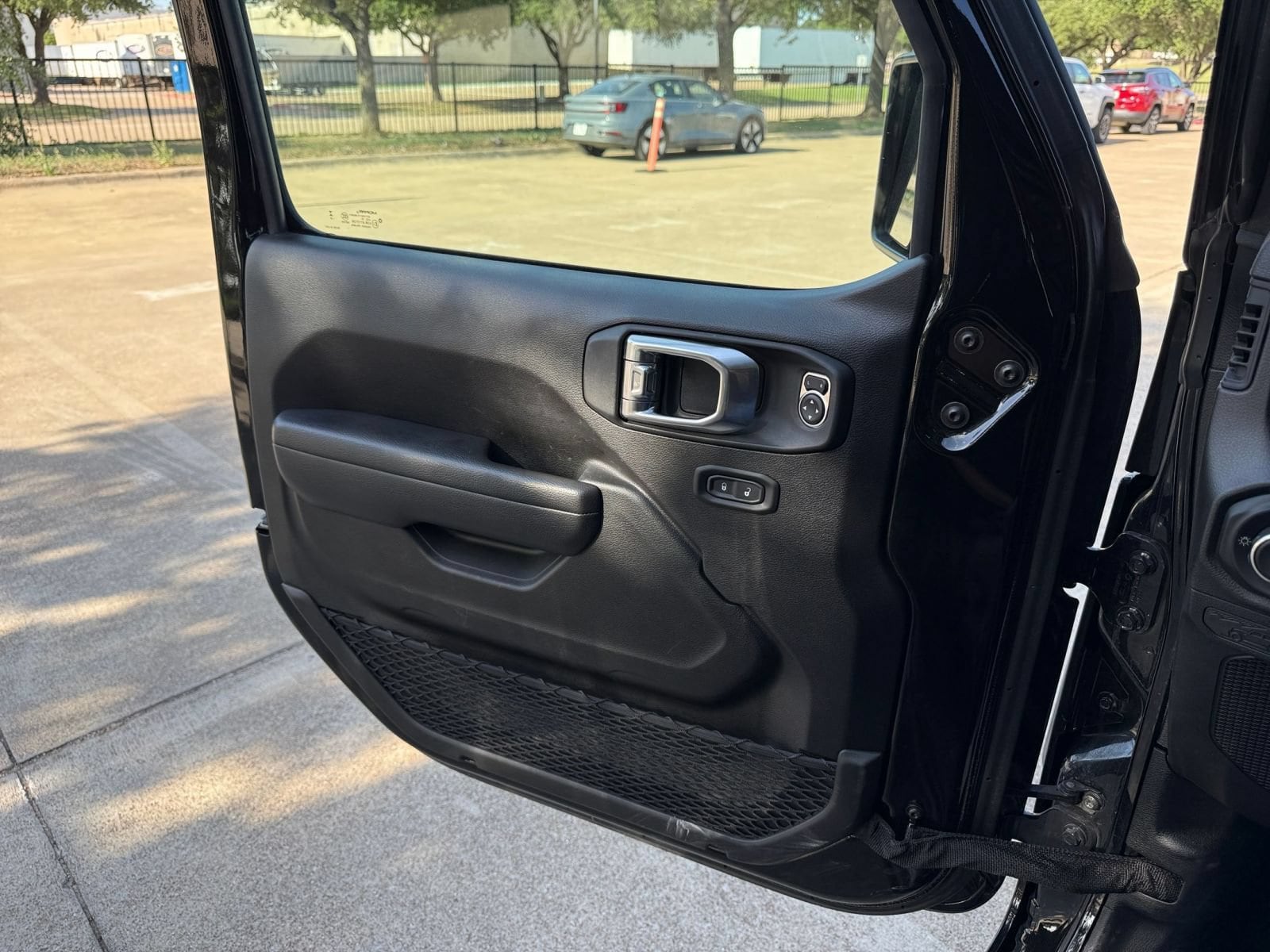 Thumbnail: 2025 Jeep Wrangler - 18