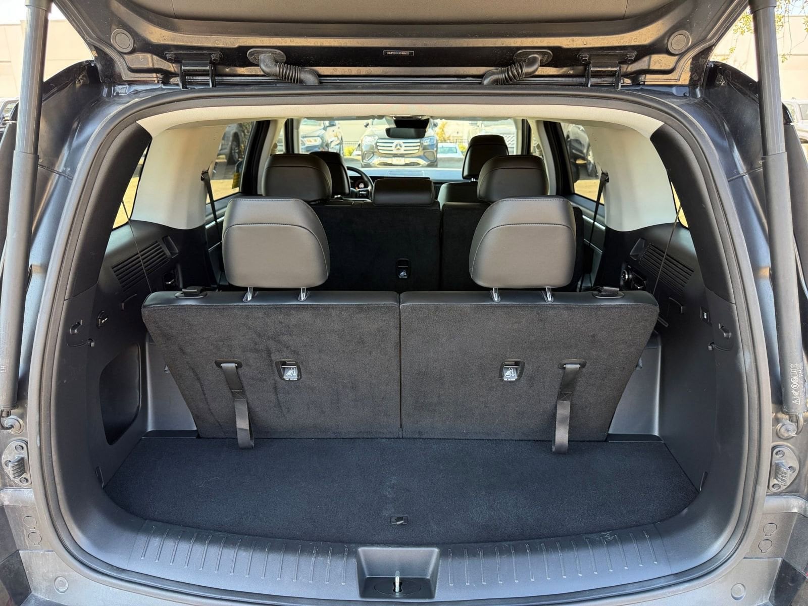 Thumbnail: 2025 Hyundai Santa Fe - 32