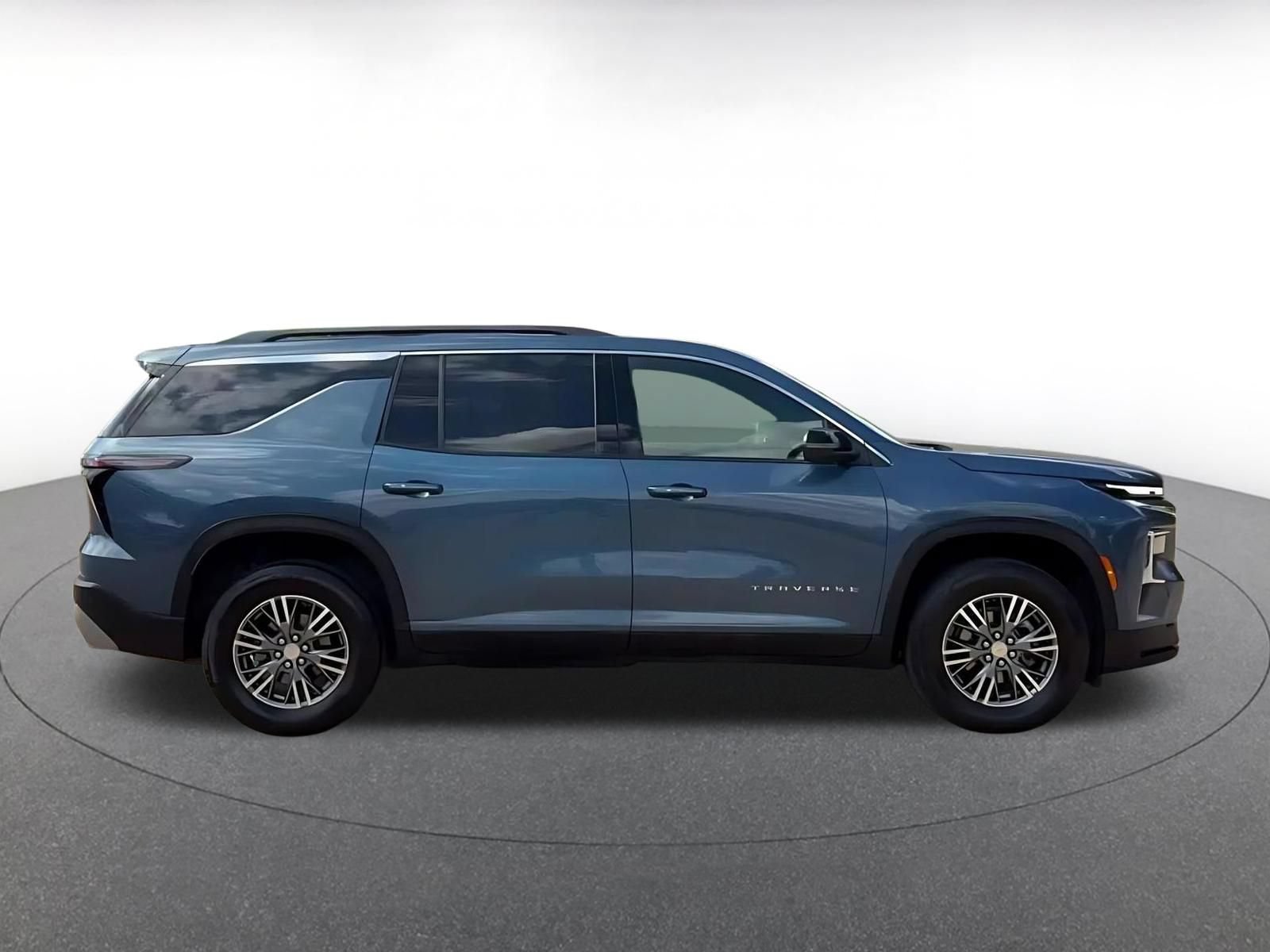 Thumbnail: 2025 Chevrolet Traverse - 16