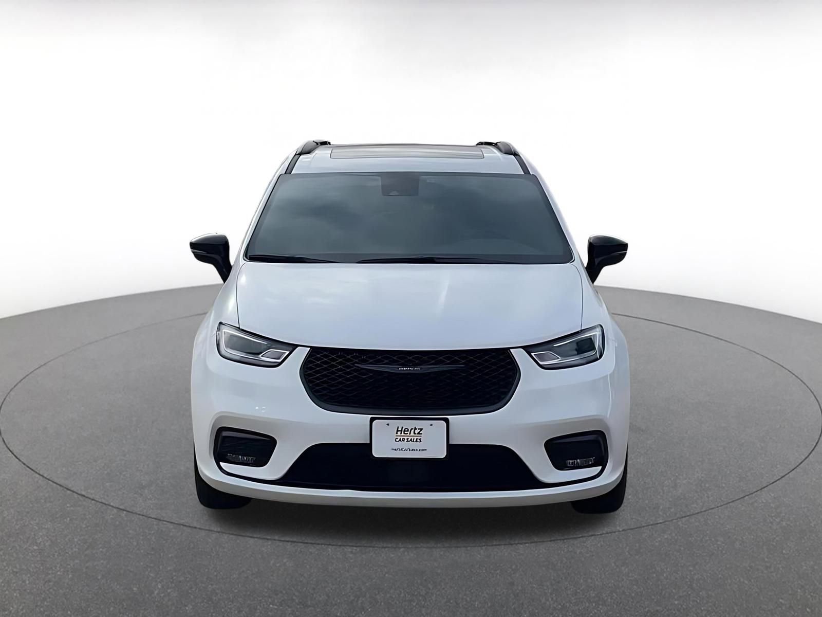 Thumbnail: 2025 Chrysler Pacifica - 4