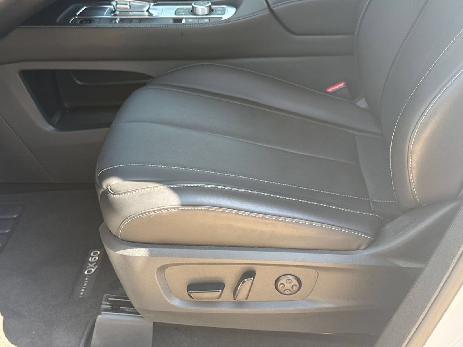 Thumbnail: 2026 INFINITI QX60 - 22