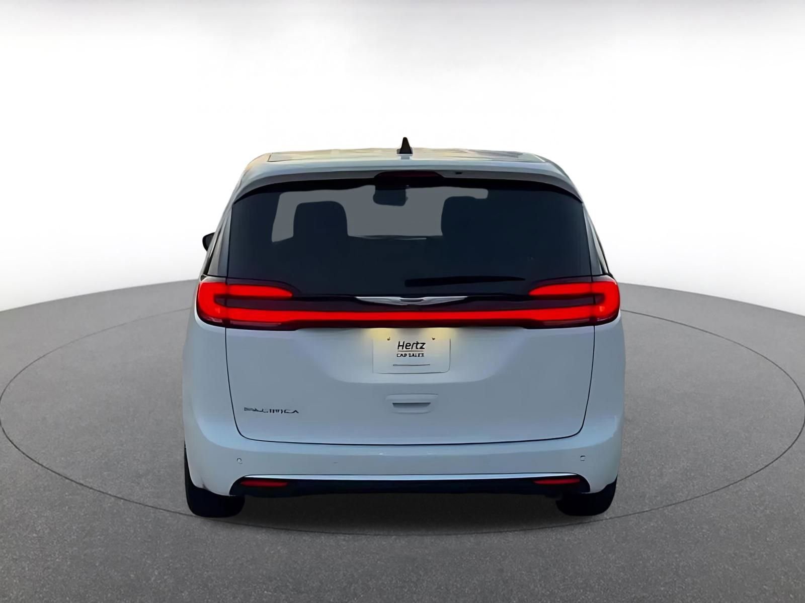 Thumbnail: 2025 Chrysler Pacifica - 12