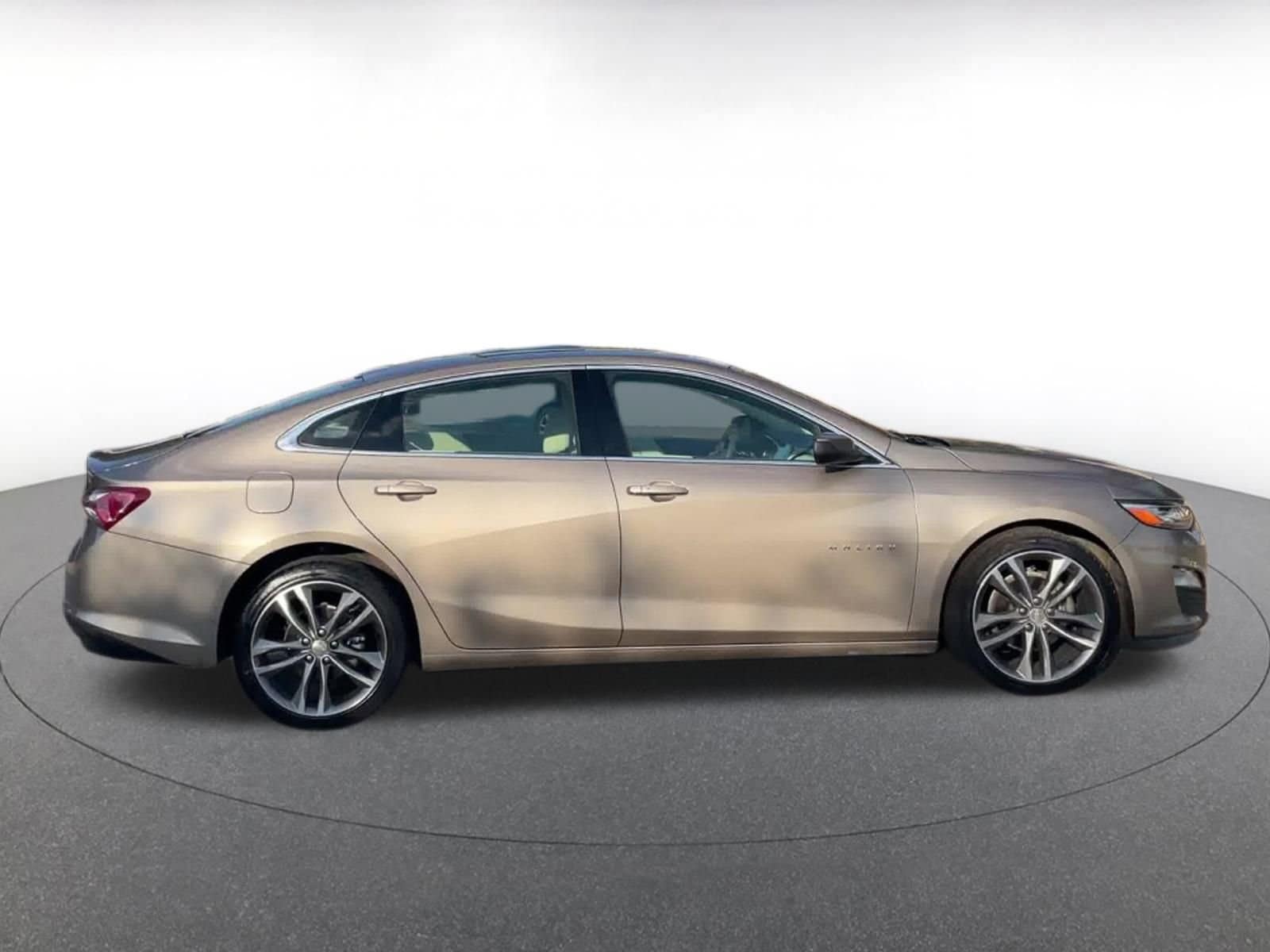 Thumbnail: 2024 Chevrolet Malibu - 16