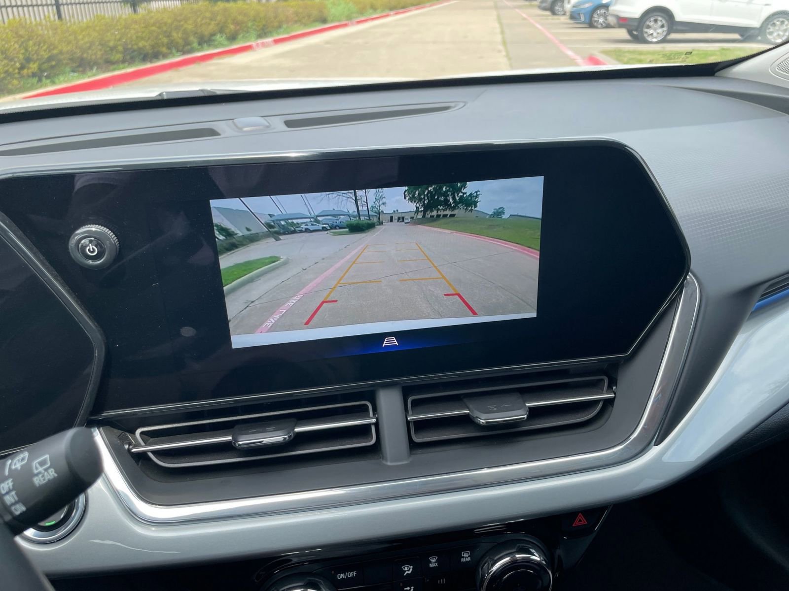 Thumbnail: 2025 Chevrolet Trax - 27