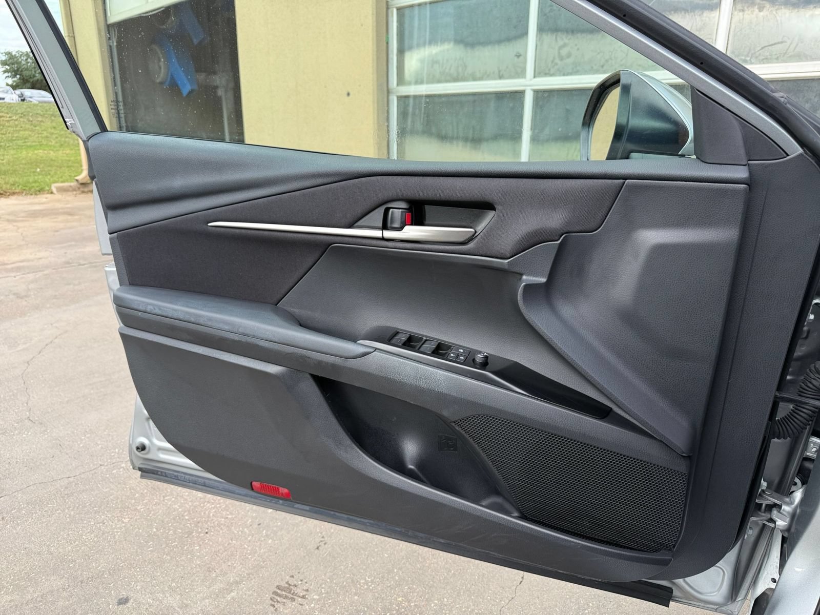 Thumbnail: 2025 Toyota Camry - 18