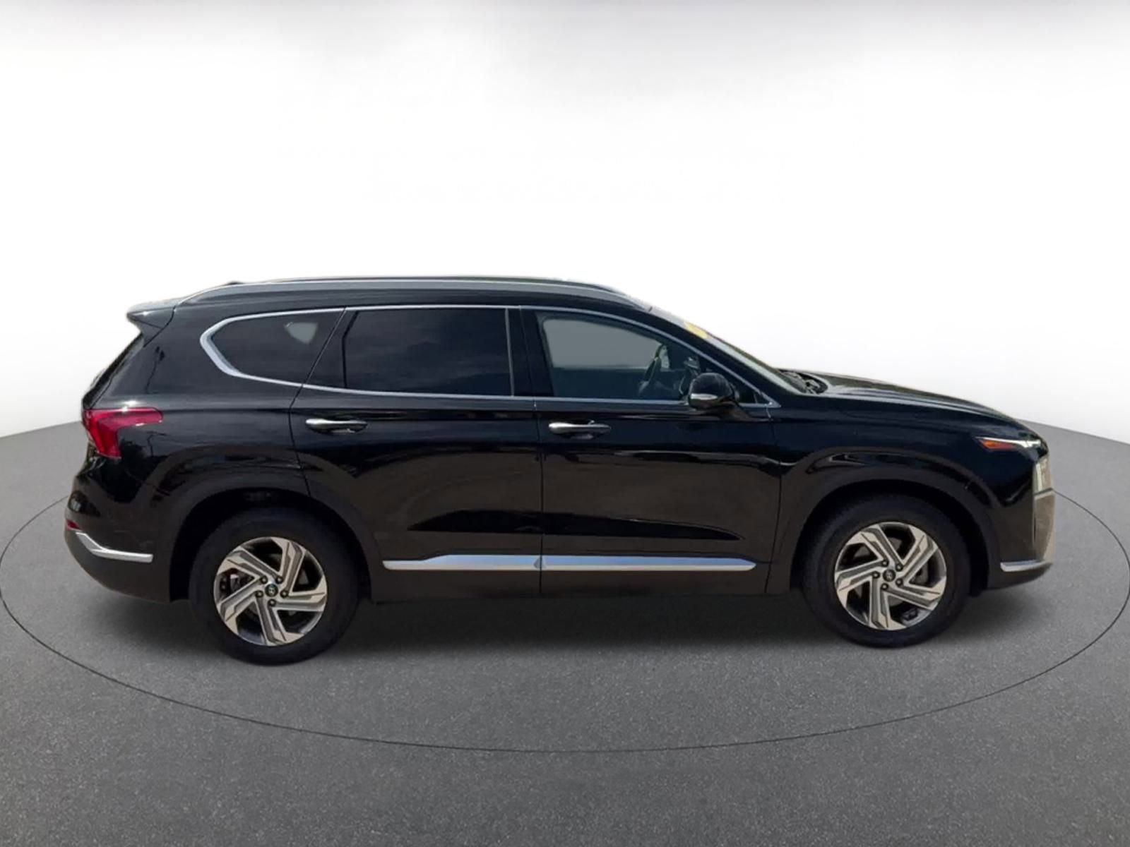Thumbnail: 2023 Hyundai Santa Fe - 16