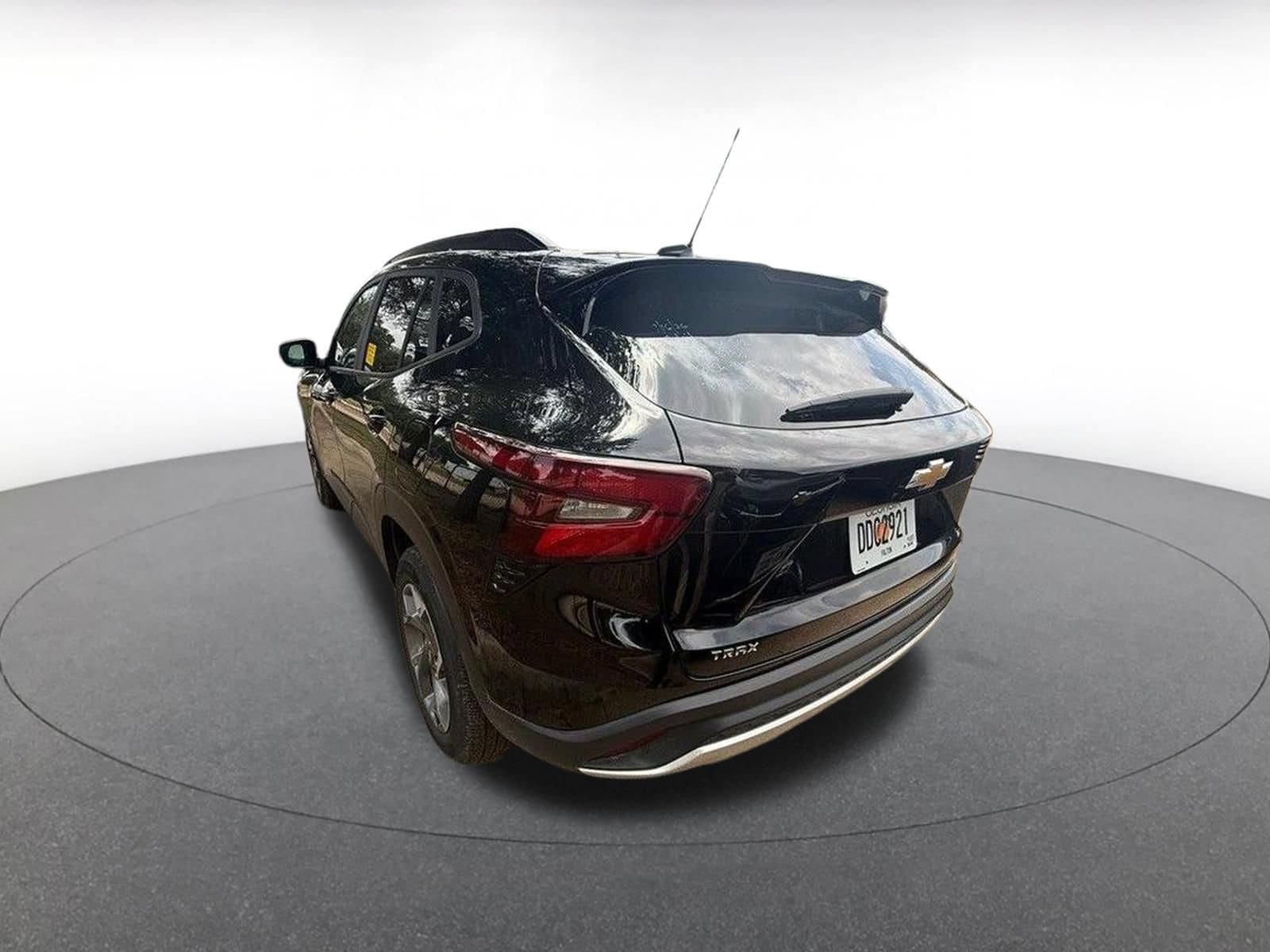 Thumbnail: 2025 Chevrolet Trax - 5
