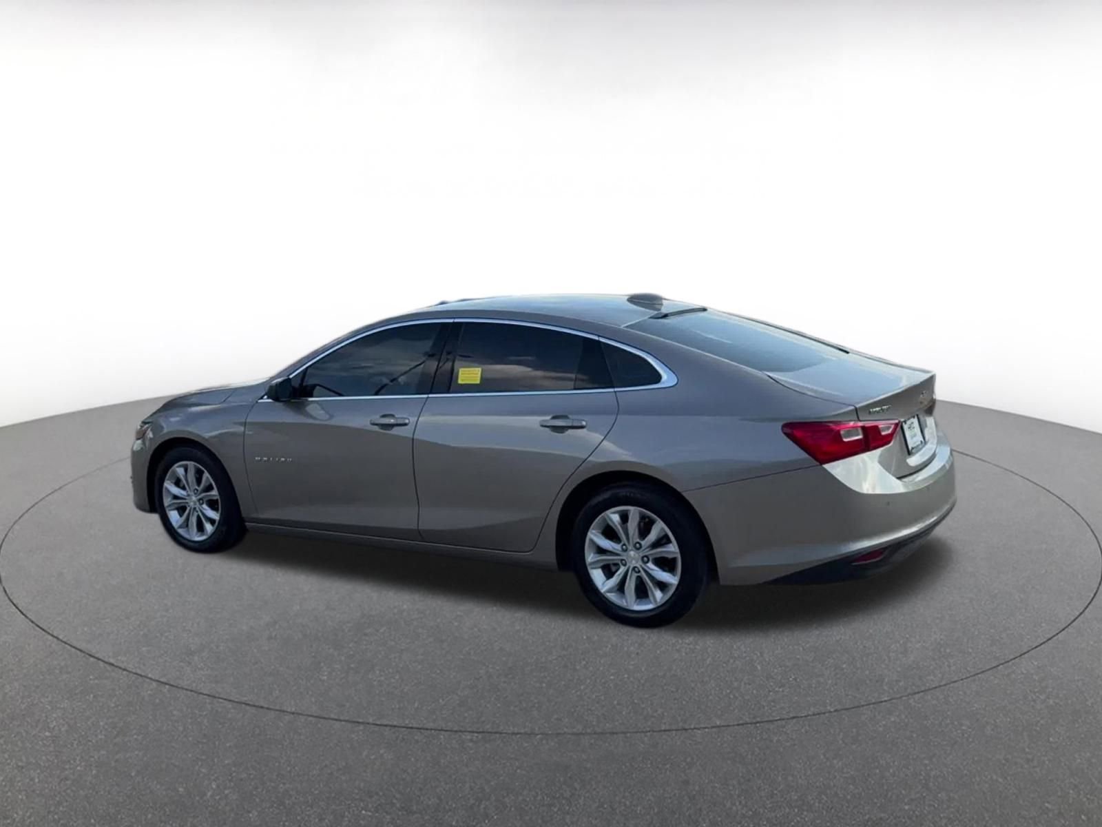 Thumbnail: 2024 Chevrolet Malibu - 10