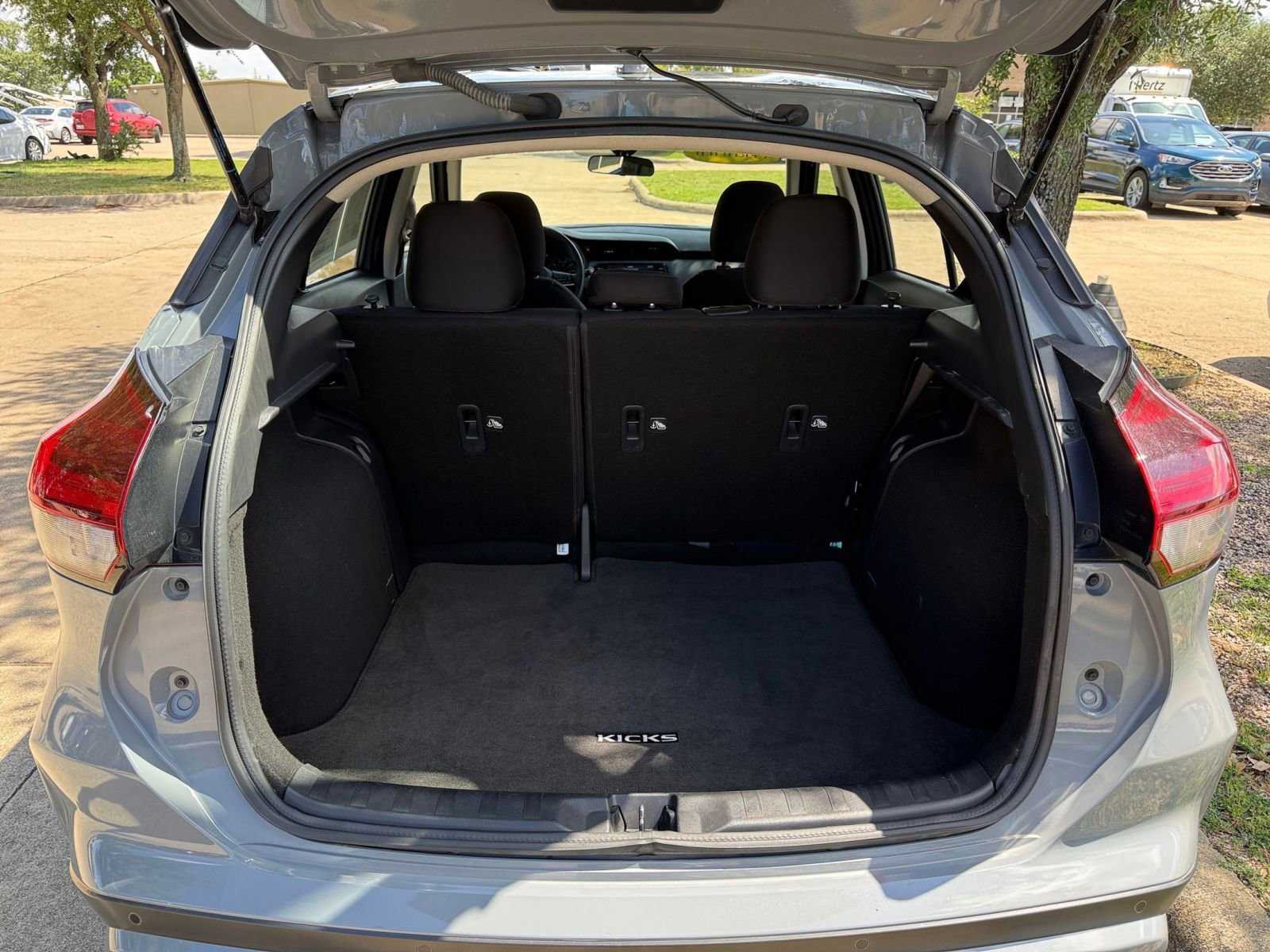 Thumbnail: 2023 Nissan Kicks - 28