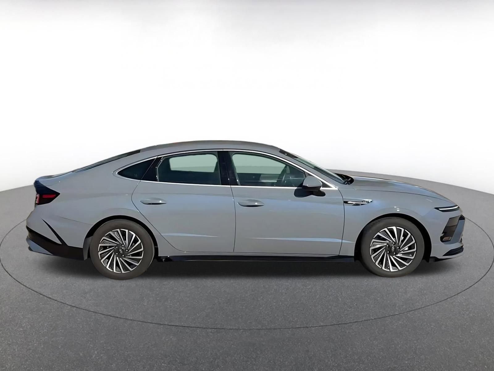 Thumbnail: 2025 Hyundai Sonata - 16