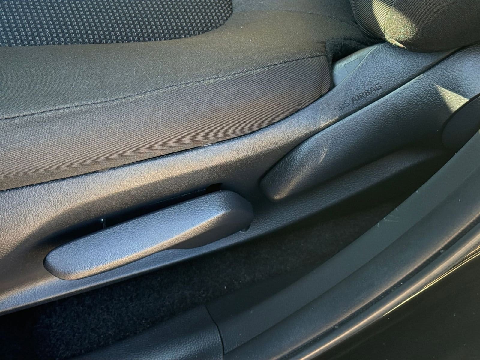 Thumbnail: 2025 Toyota RAV4 - 23