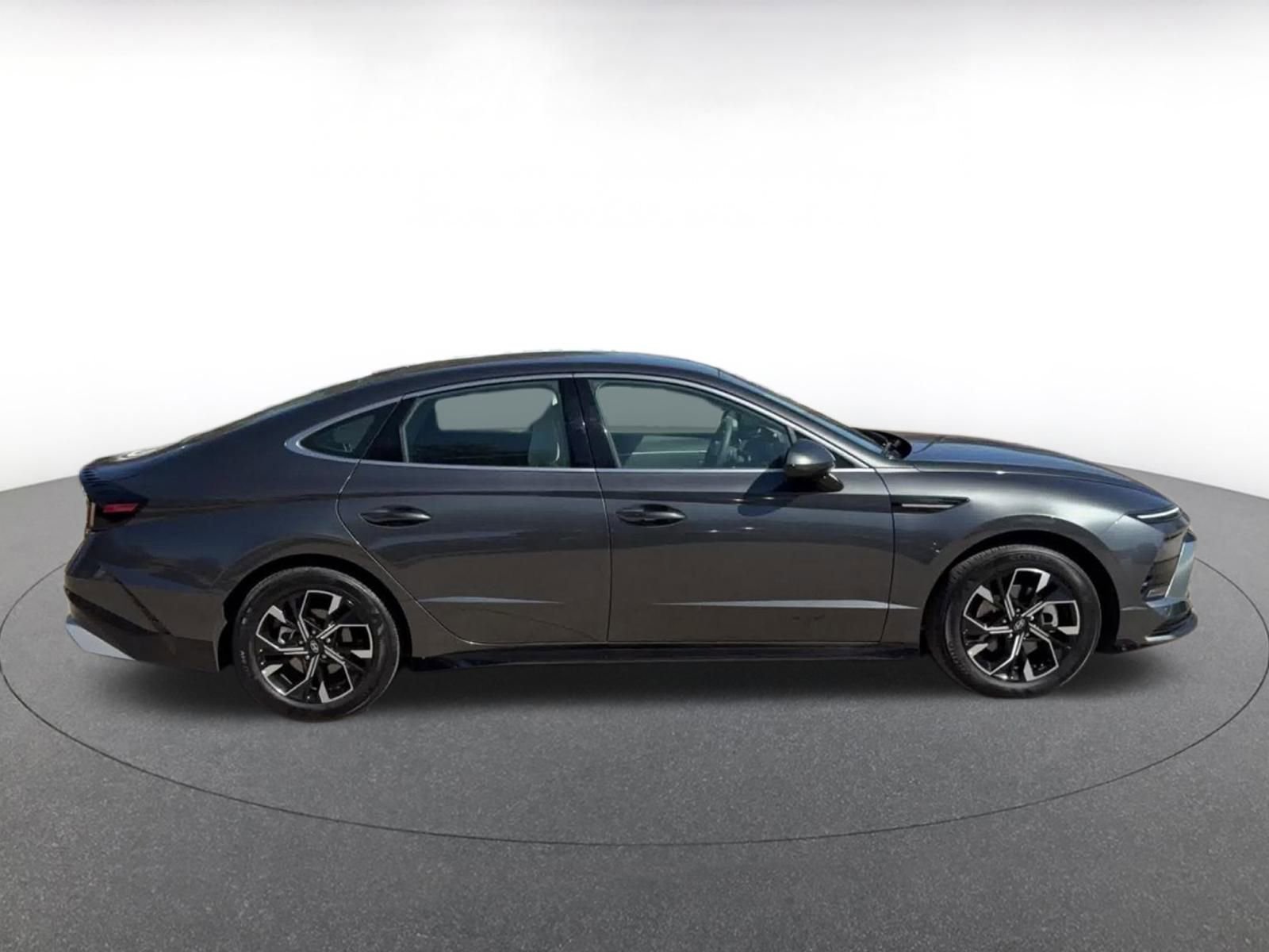 Thumbnail: 2025 Hyundai Sonata - 16