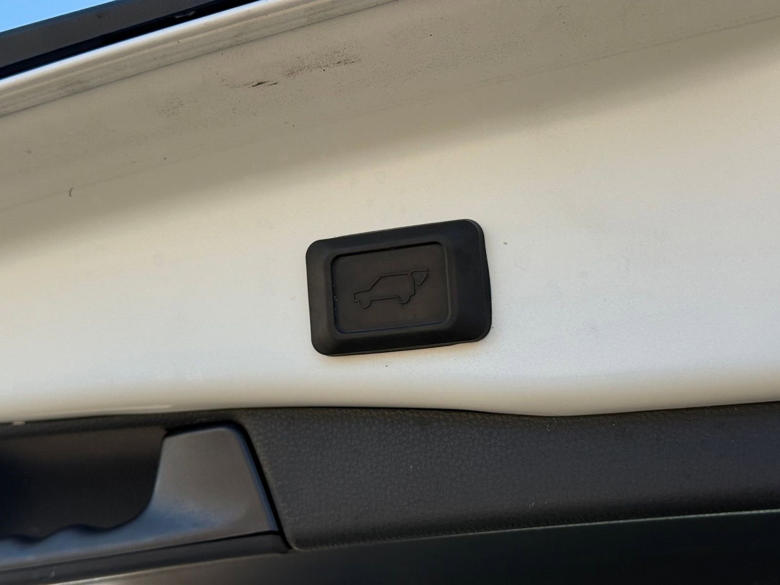 Thumbnail: 2025 Toyota RAV4 - 23