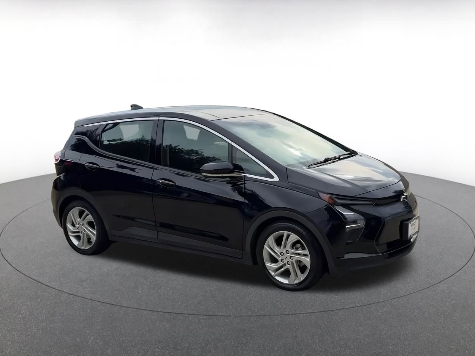 Thumbnail: 2023 Chevrolet Bolt EV - 2