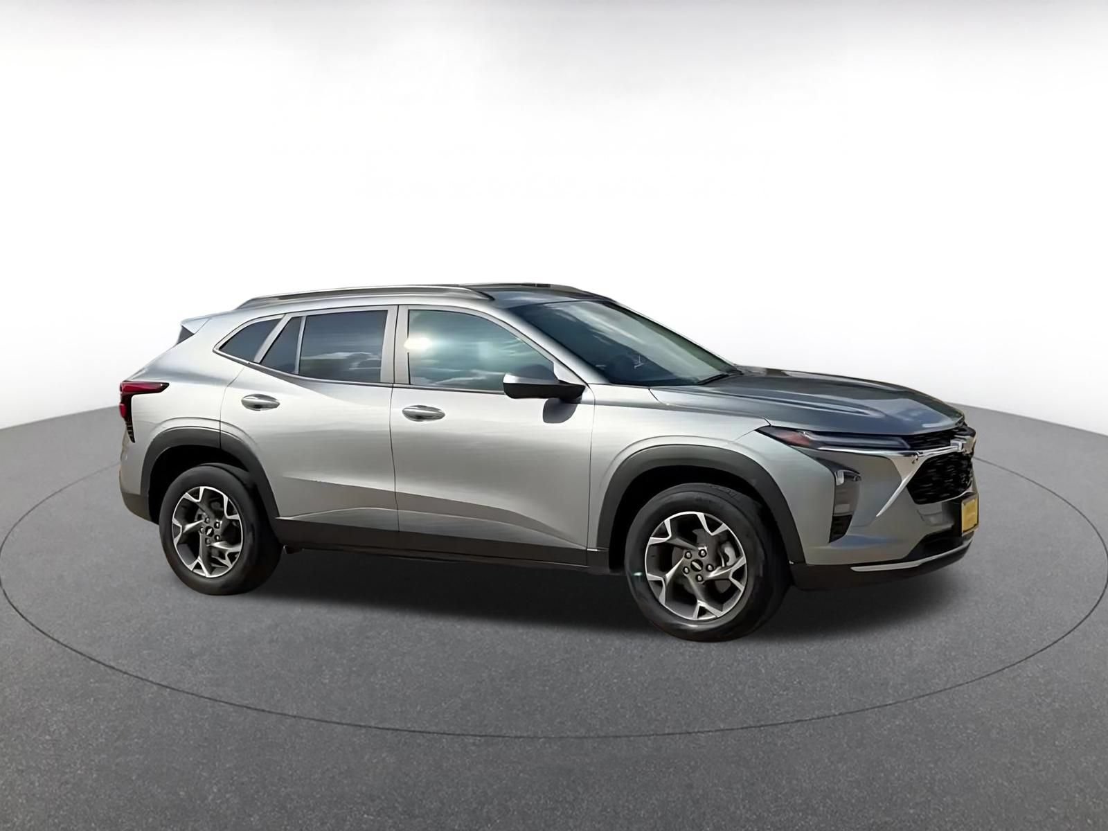 Thumbnail: 2025 Chevrolet Trax - 2