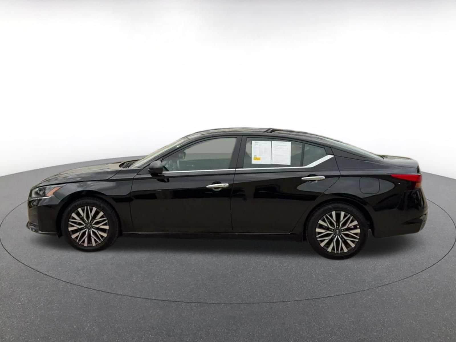 Thumbnail: 2025 Nissan Altima - 8