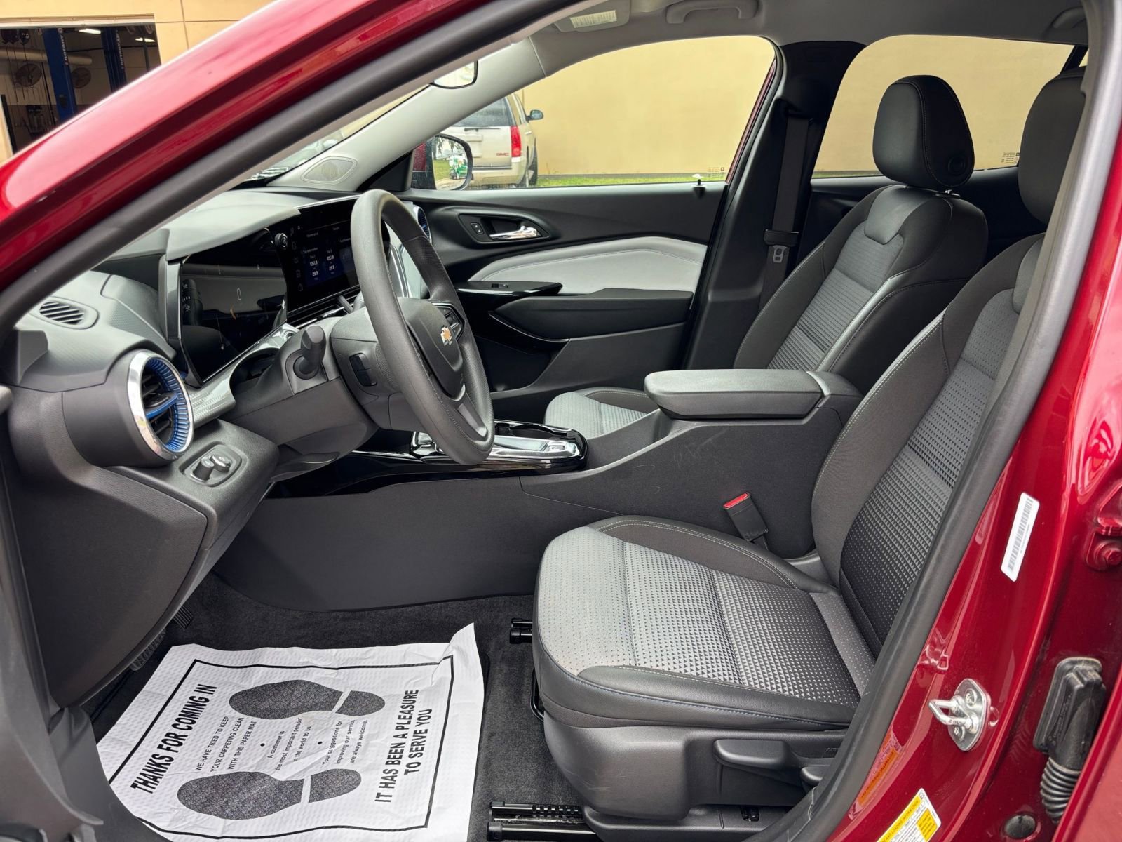 Thumbnail: 2025 Chevrolet Trax - 30