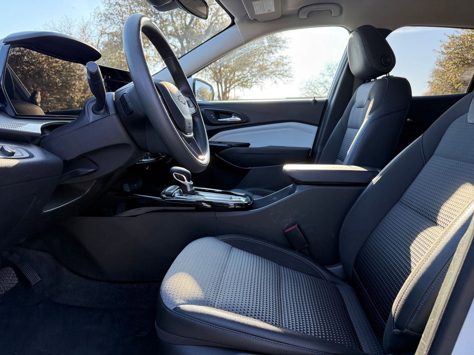 Thumbnail: 2025 Chevrolet Trax - 27