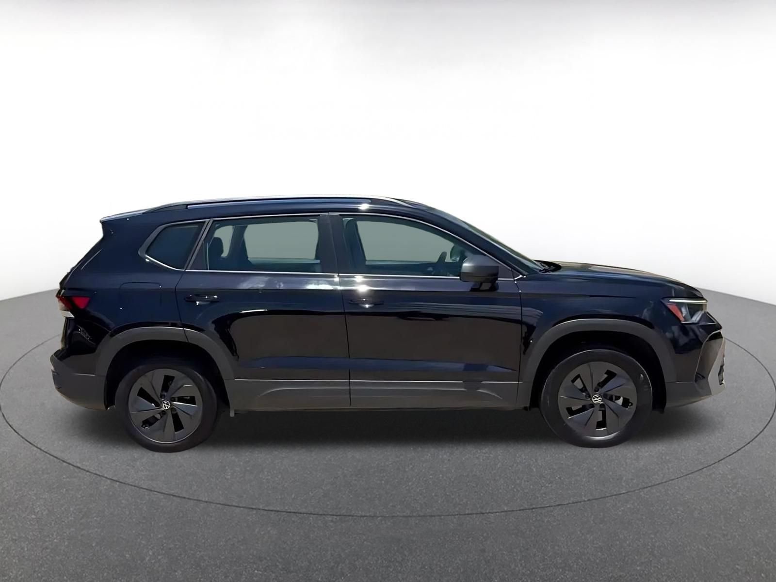 Thumbnail: 2025 Volkswagen Taos - 16