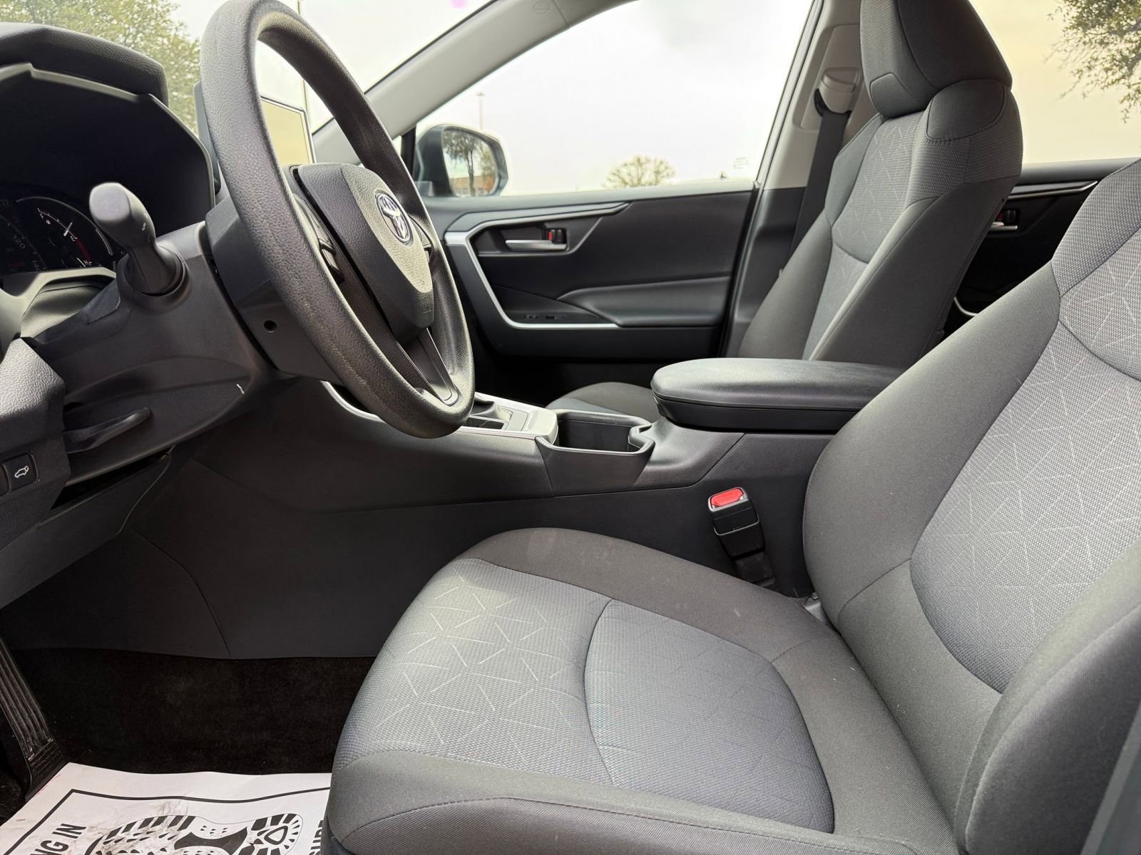 Thumbnail: 2025 Toyota RAV4 - 28