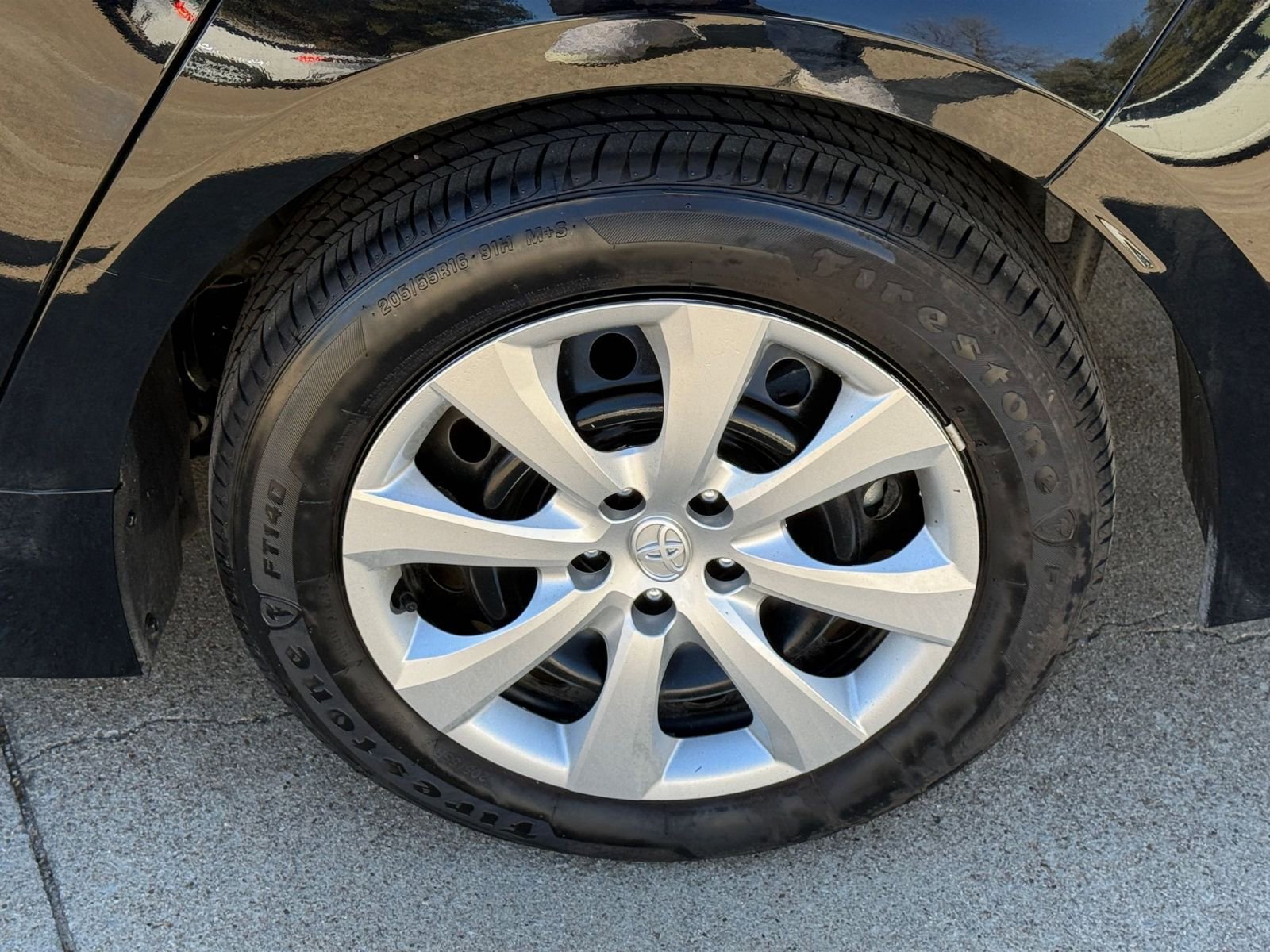 Thumbnail: 2025 Toyota Corolla - 30