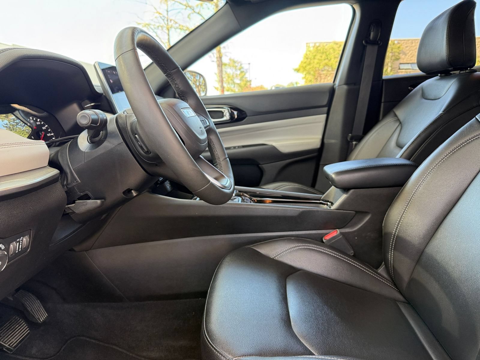 Thumbnail: 2025 Jeep Compass - 27