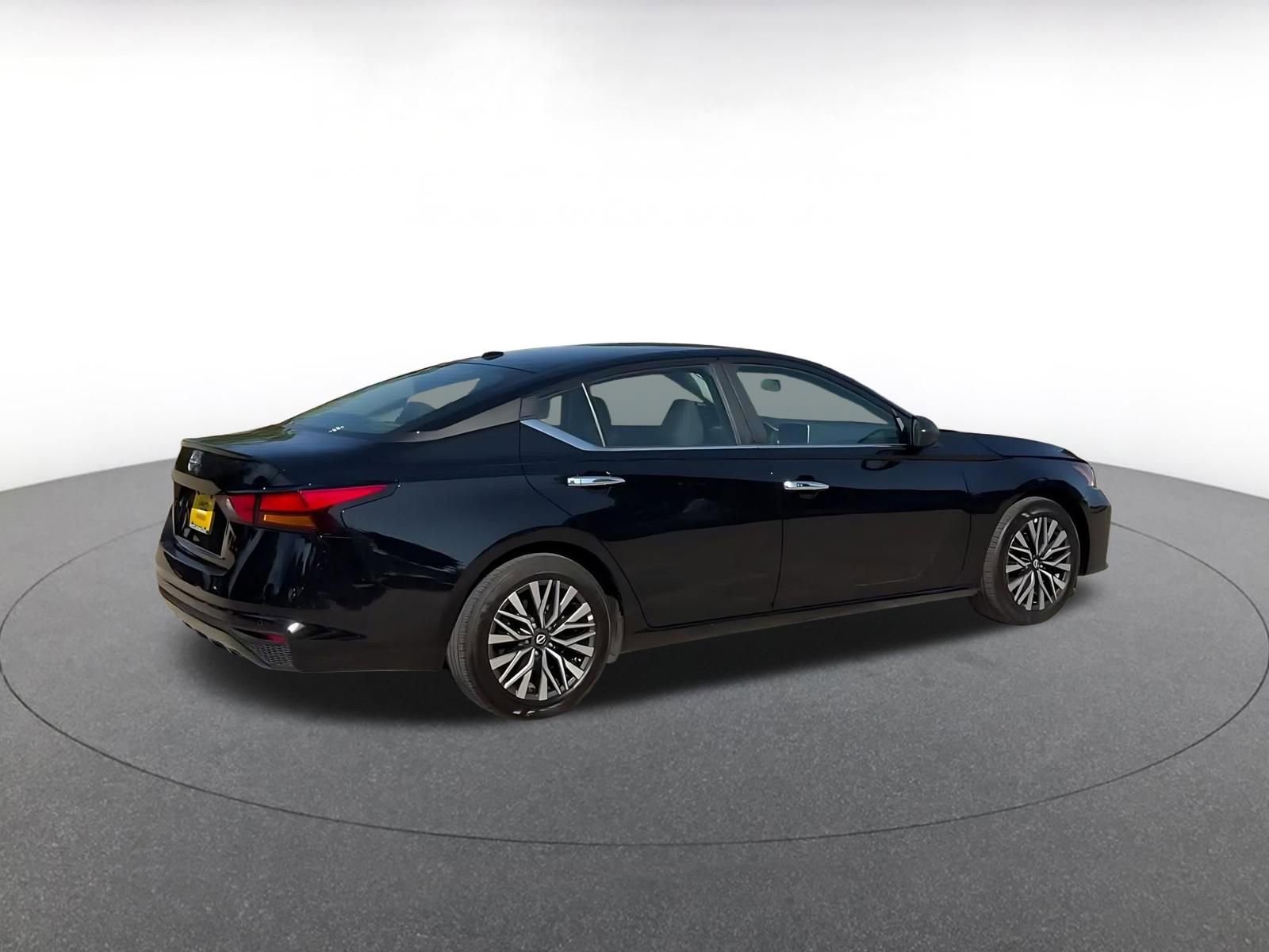 Thumbnail: 2025 Nissan Altima - 15
