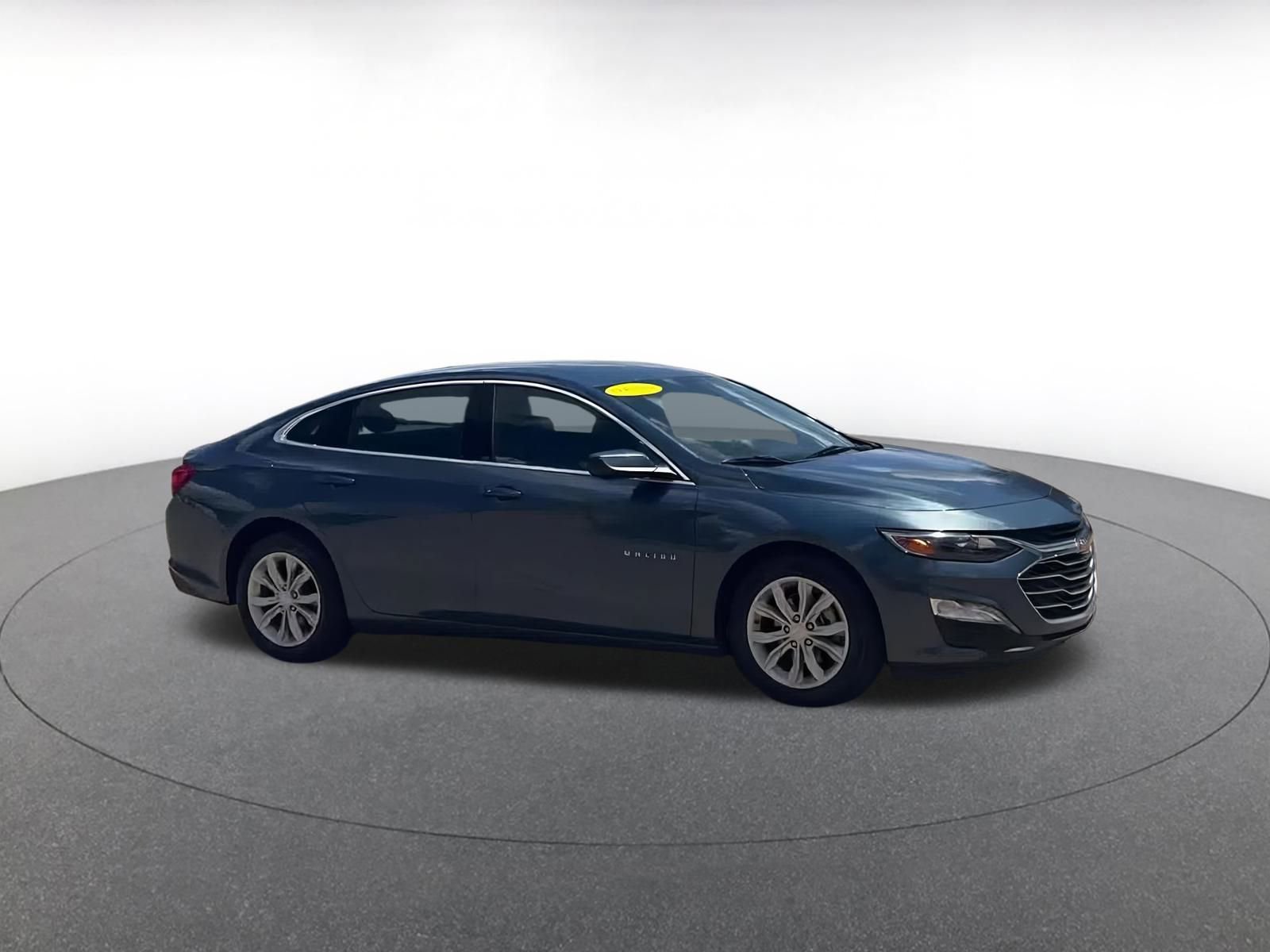 Thumbnail: 2024 Chevrolet Malibu - 3