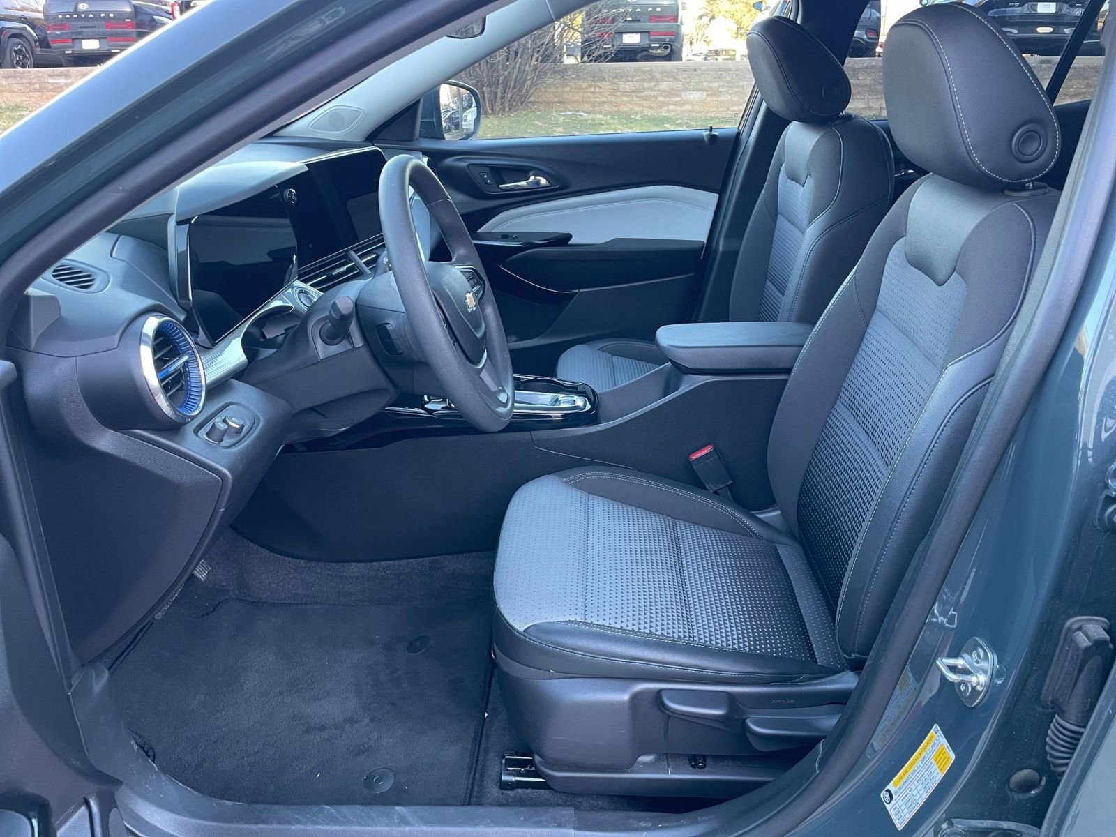 Thumbnail: 2025 Chevrolet Trax - 30