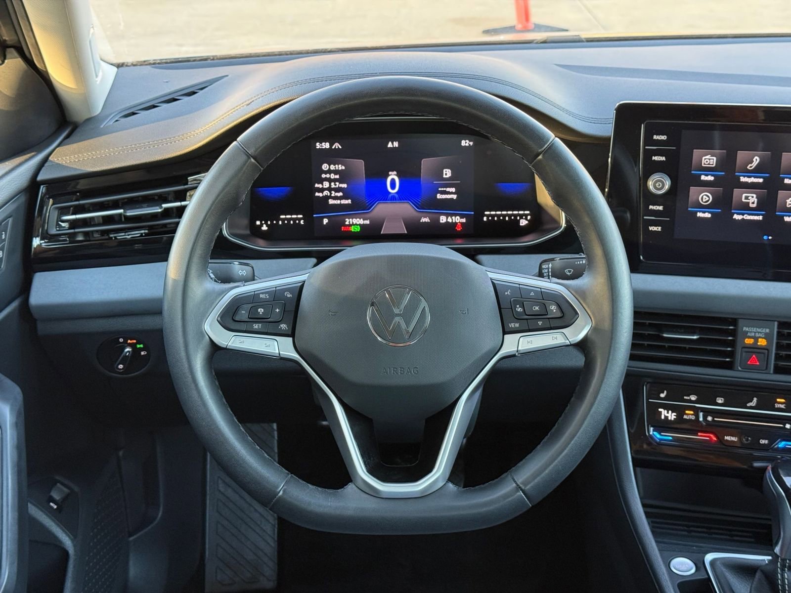 Thumbnail: 2025 Volkswagen Jetta - 28